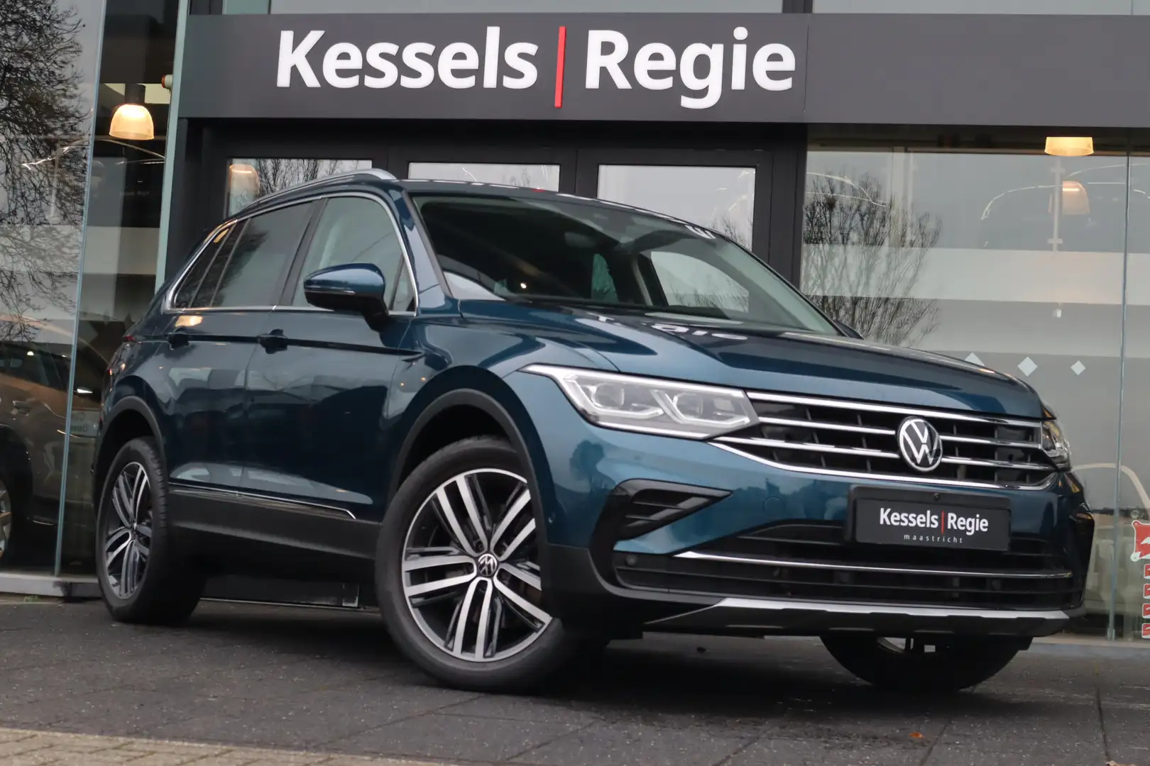 Volkswagen Tiguan 1.5 eHybrid Elegance IQ 360 El.Haak keyless ACC 19 Bleu - 1