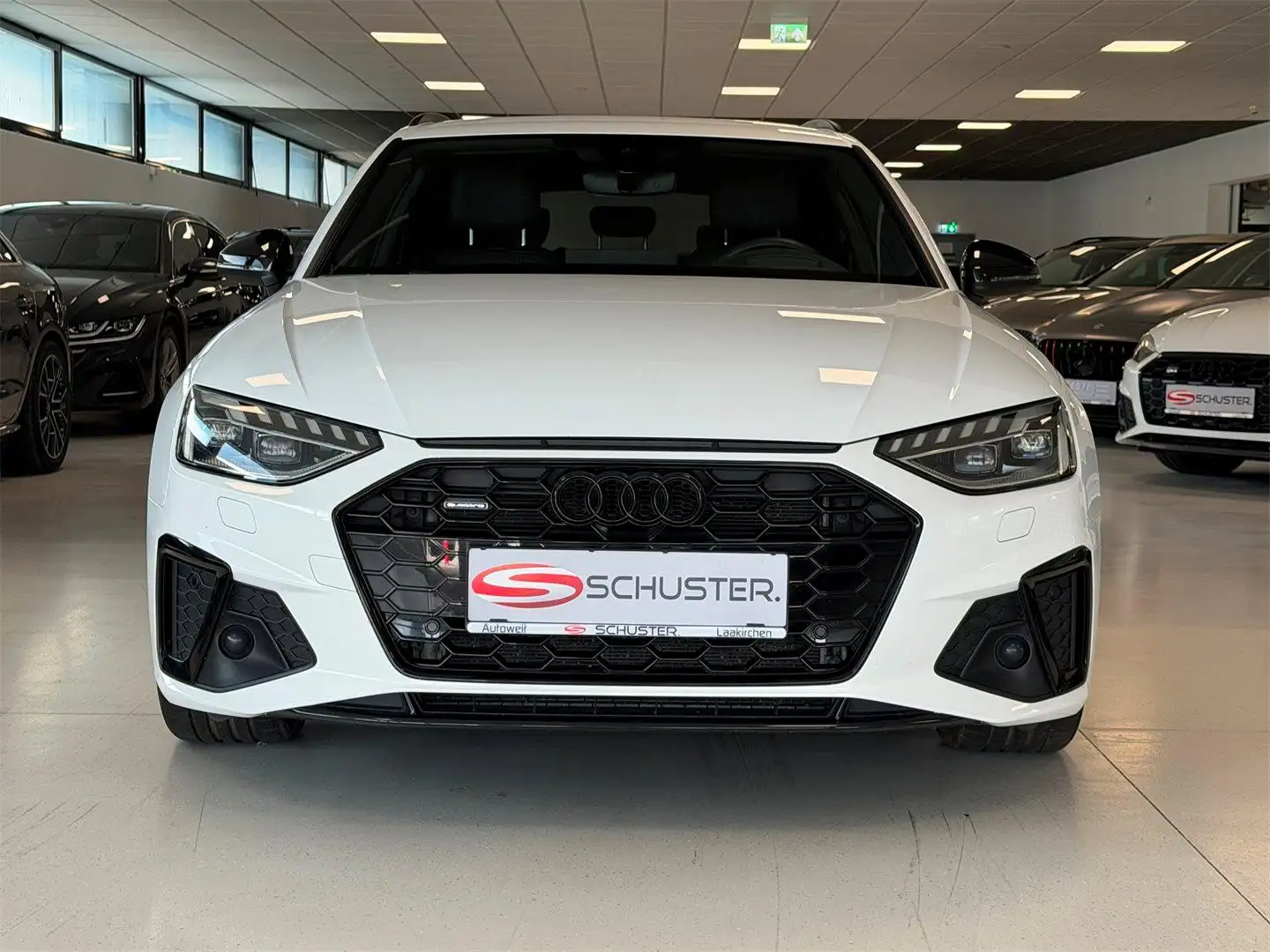 Audi A4 Avant 40 TDI quattro S-line **VOLLAUSSTATTUNG** Weiß - 2