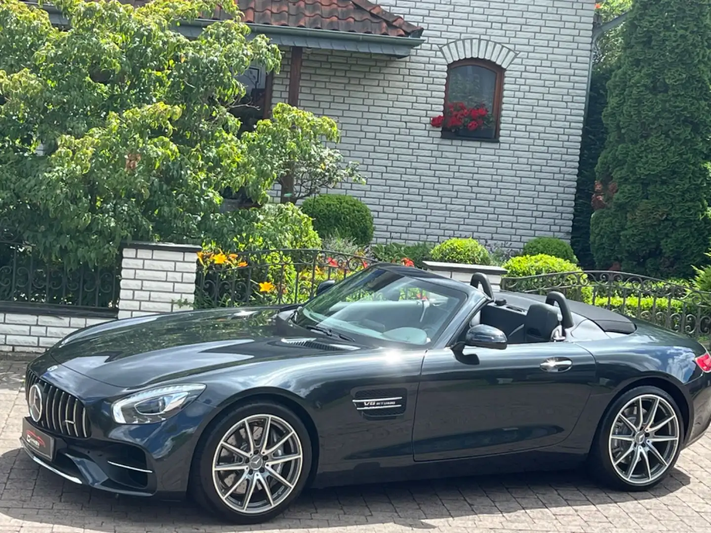 Mercedes-Benz AMG GT Roadster*SPORT-PERFORMANCE*1.HAND Schwarz - 2
