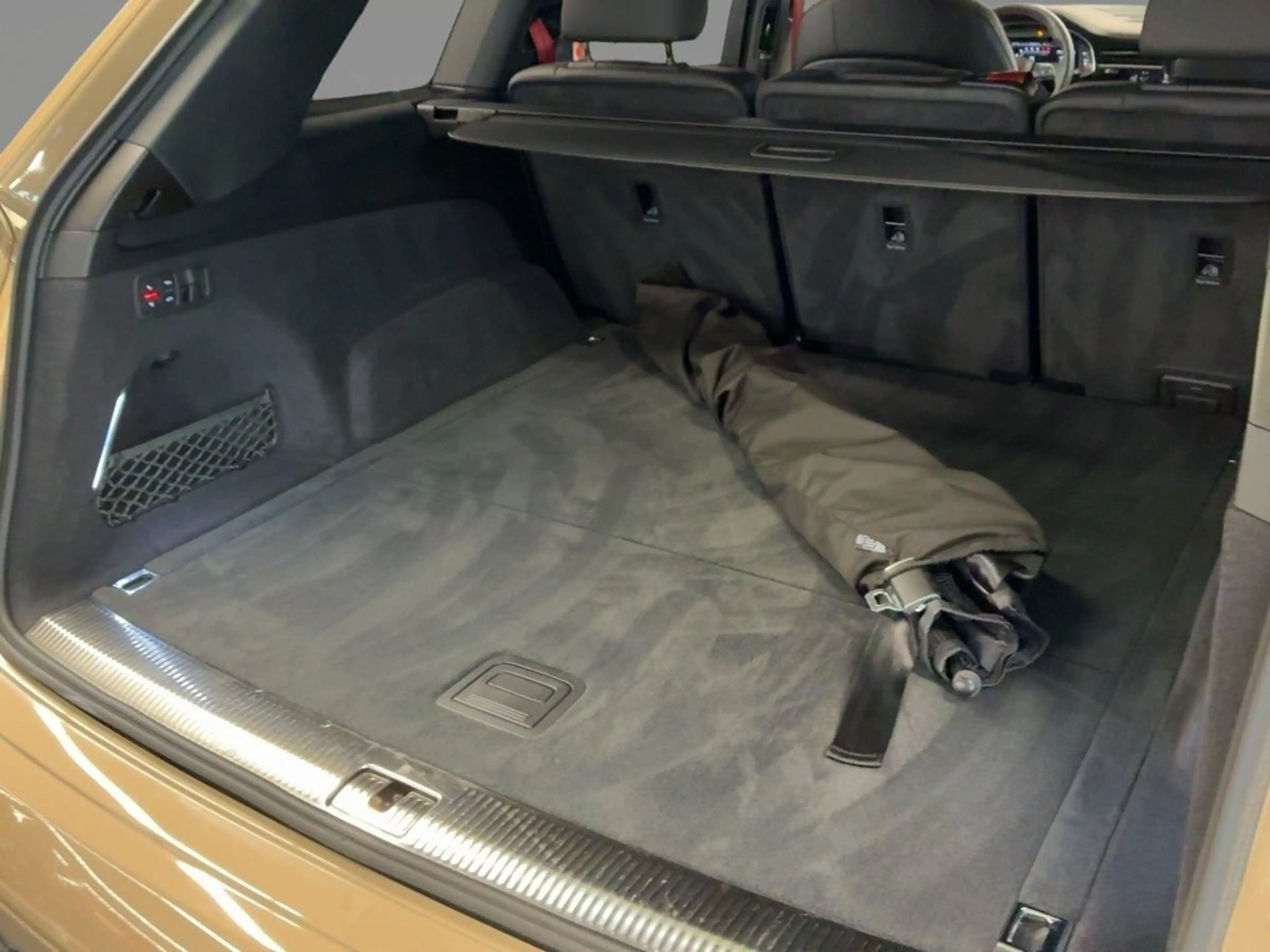 Audi SQ7 tiptronic quattro Navi HD-Matrix-LED P — photo 10