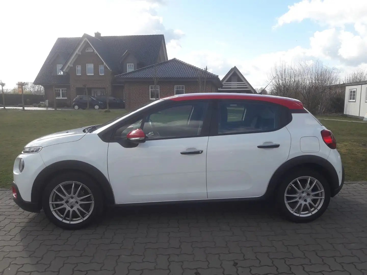 Citroen C3 Feel 1,2 VTi + Navi+ Tempo+Shzg+PDC+++ Weiß - 1