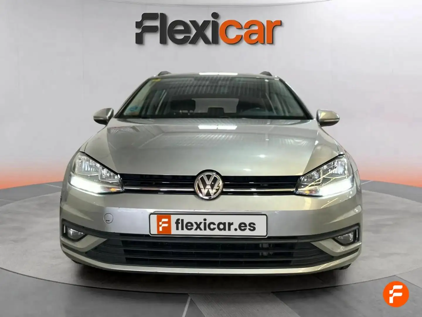 Volkswagen Golf Variant 1.6TDI Business and Navi Ed. Grau - 2