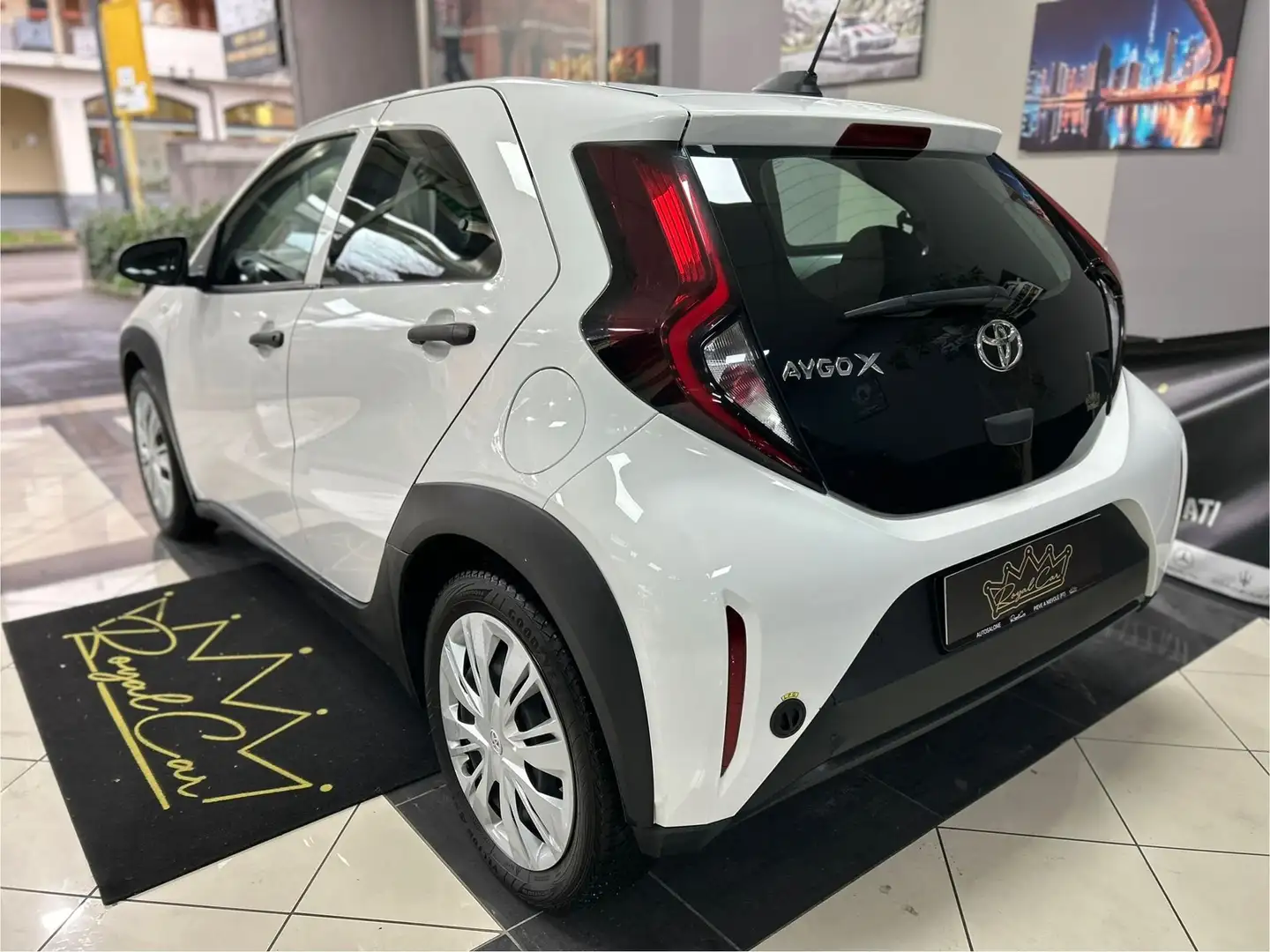 Toyota Aygo X 1.0 72cv GPL Active Bianco - 2