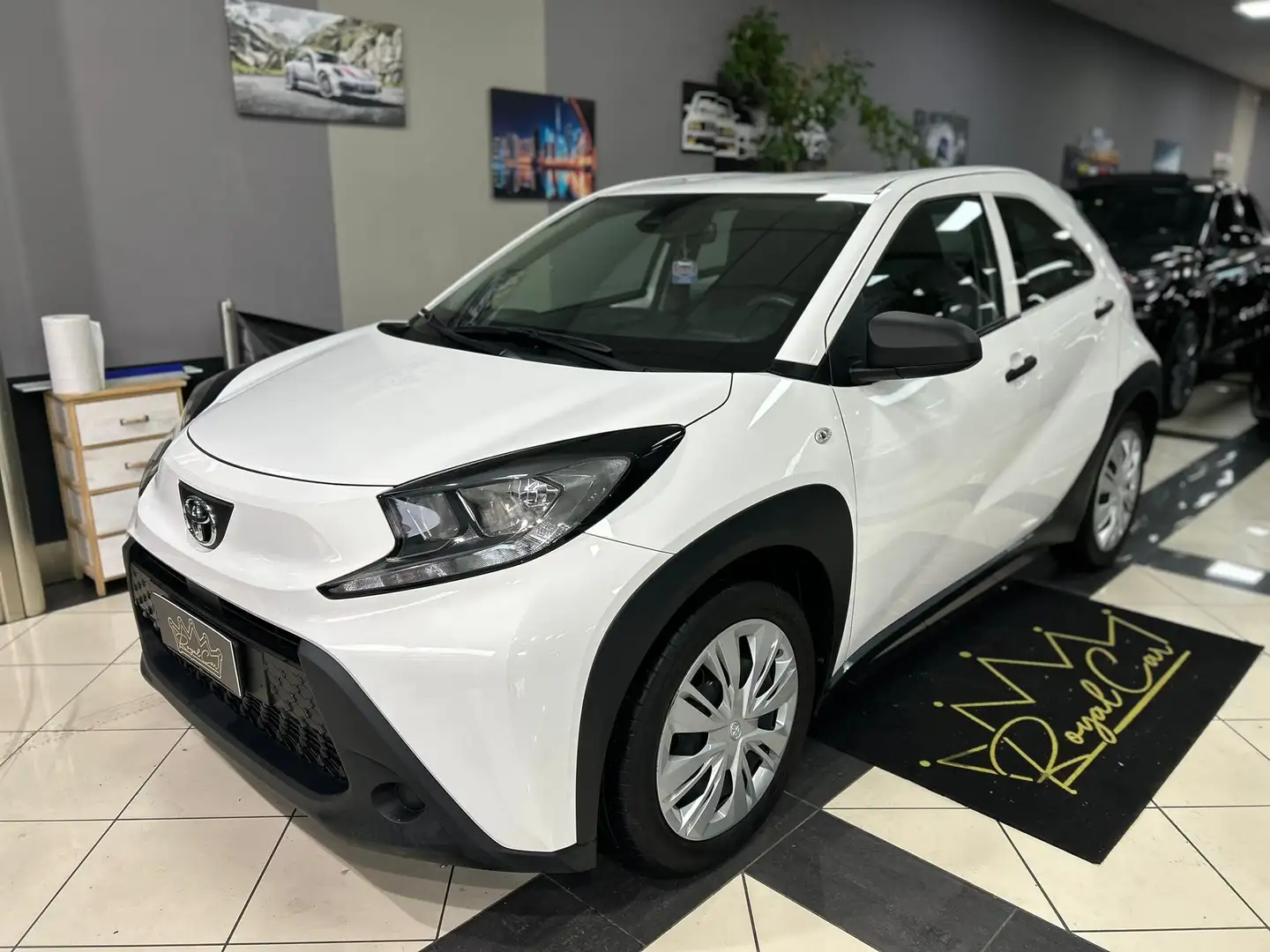 Toyota Aygo X 1.0 72cv GPL Active Bianco - 1