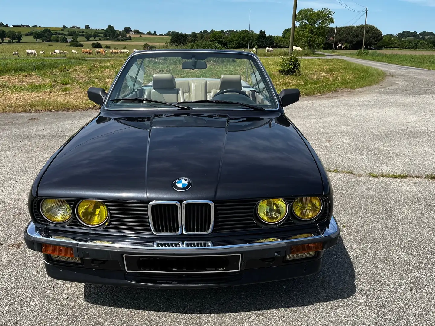 BMW 325 325i A Noir - 1