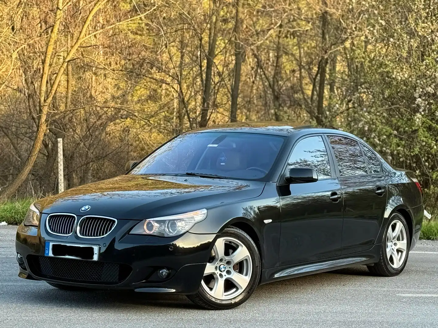 BMW 525 525d Aut. LCI M-Paket Чёрный - 1