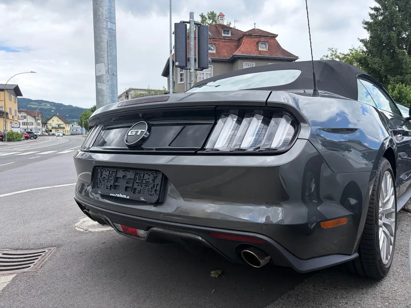Ford Mustang GT Convertible Cabriolet Grau - 2