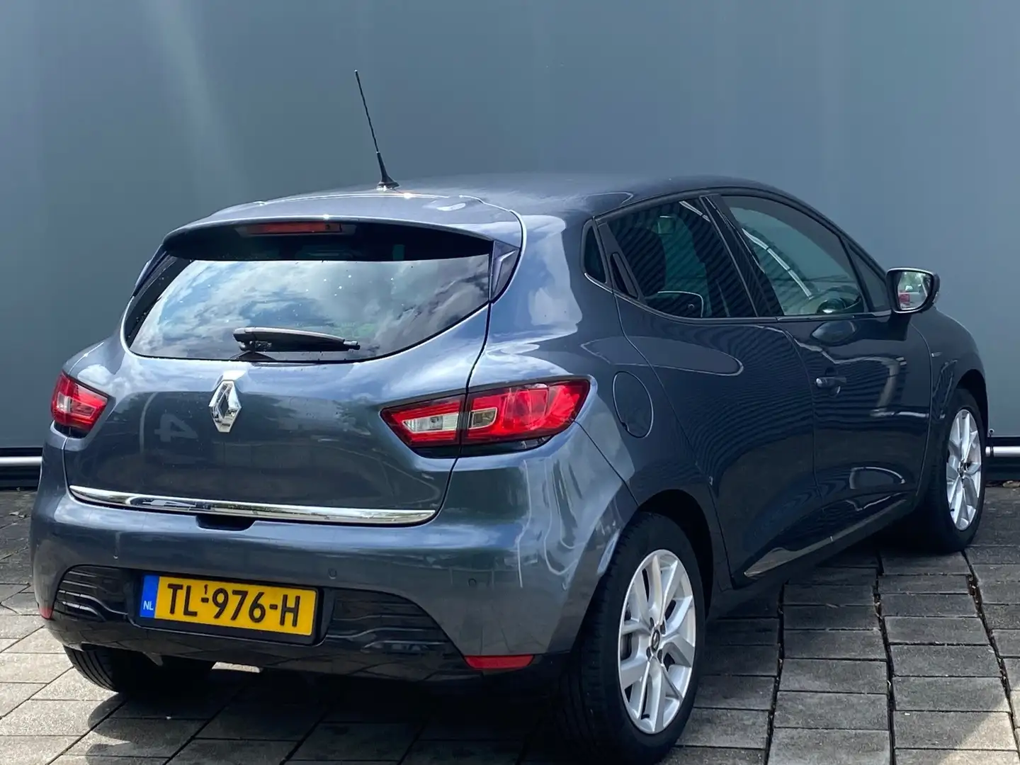 Renault Clio BWJ 2018 | 0.9 TCe 90PK Limited | AIRCO | NAVI | C Grijs - 2