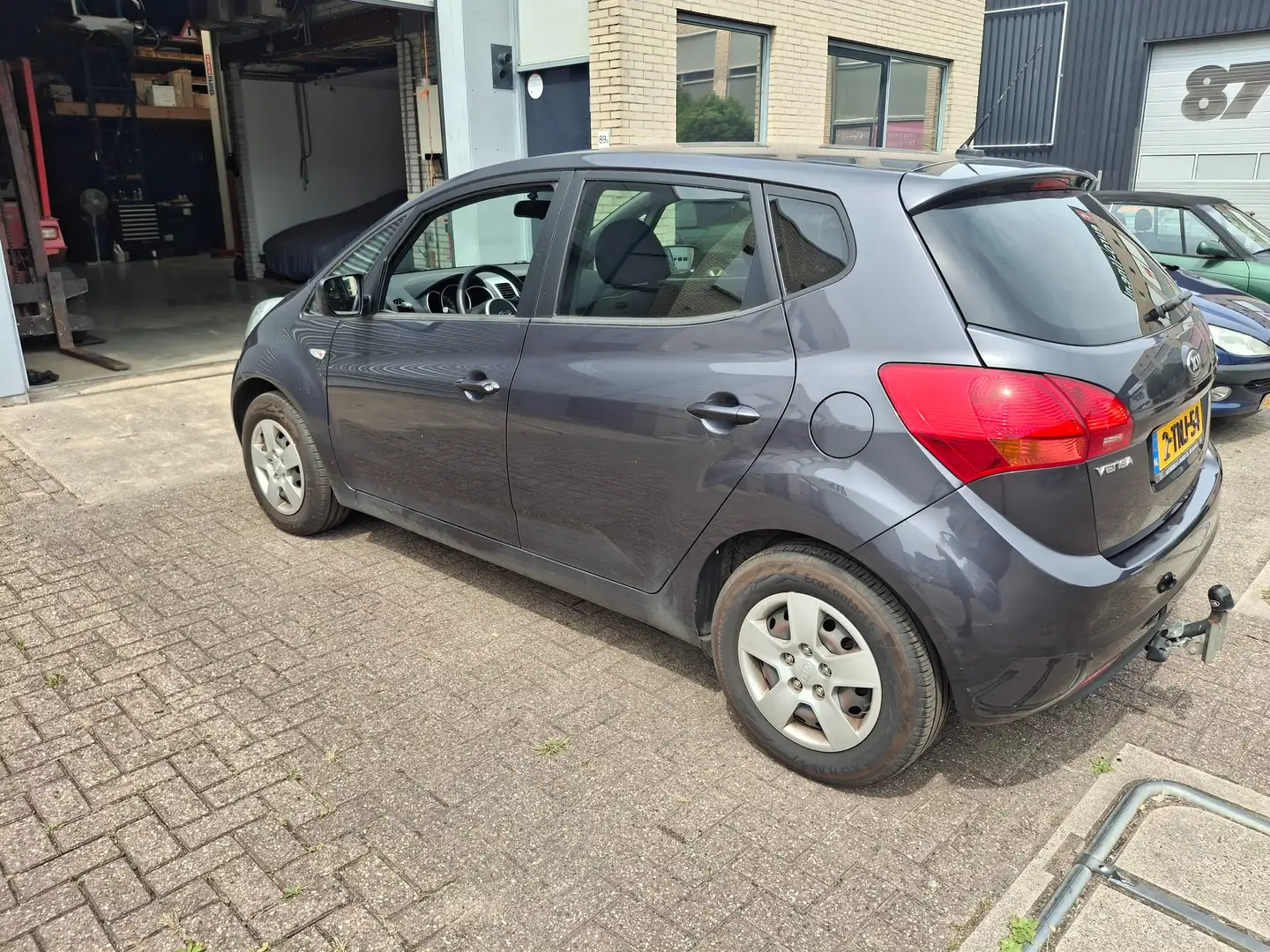 Kia Venga Venga 1.6 CVVT 20th Anniv Gris - 2