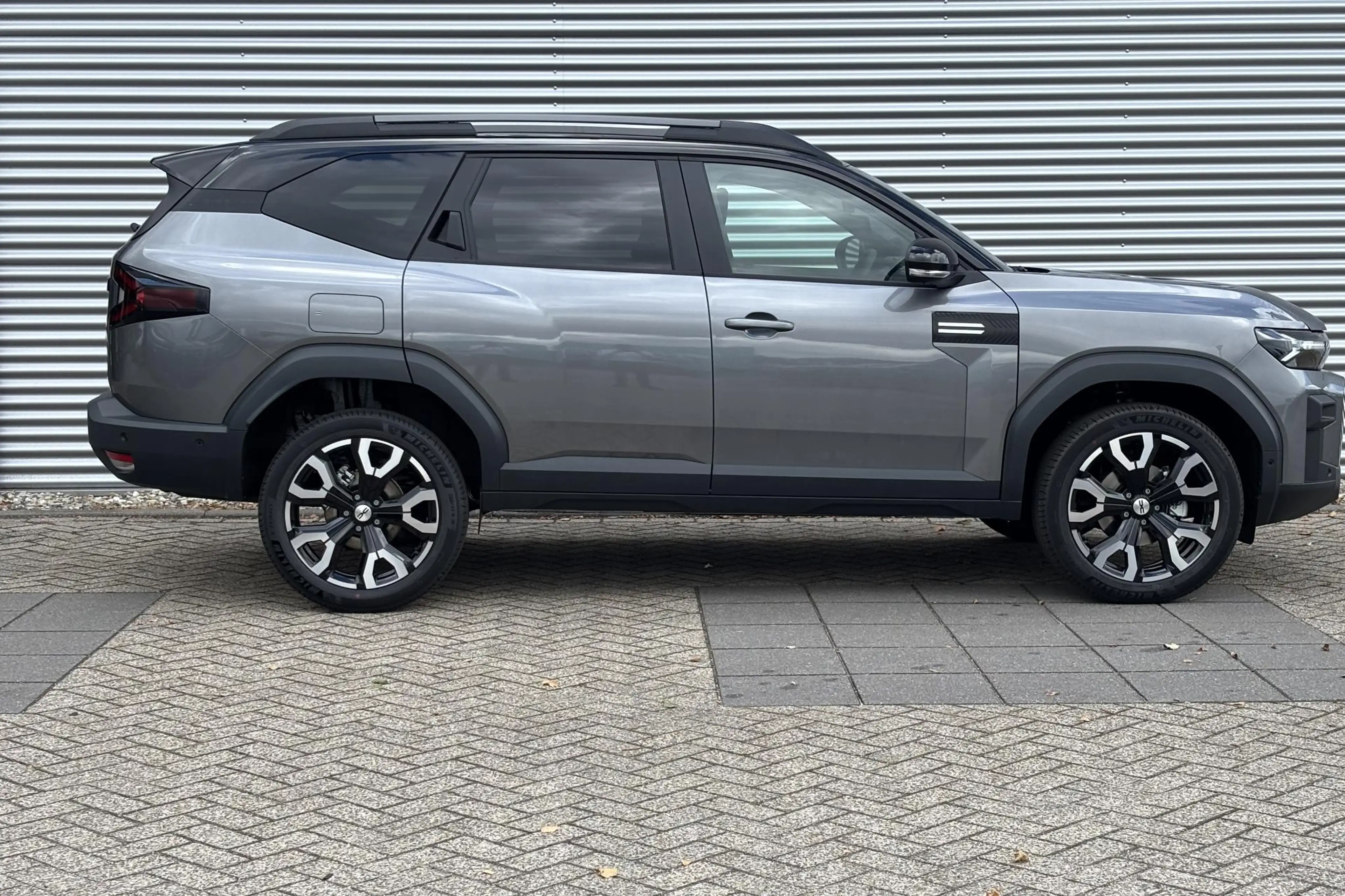 Dacia Bigster 1.8 Hybrid 155 Extreme | rondomzicht camera | voor — photo 8