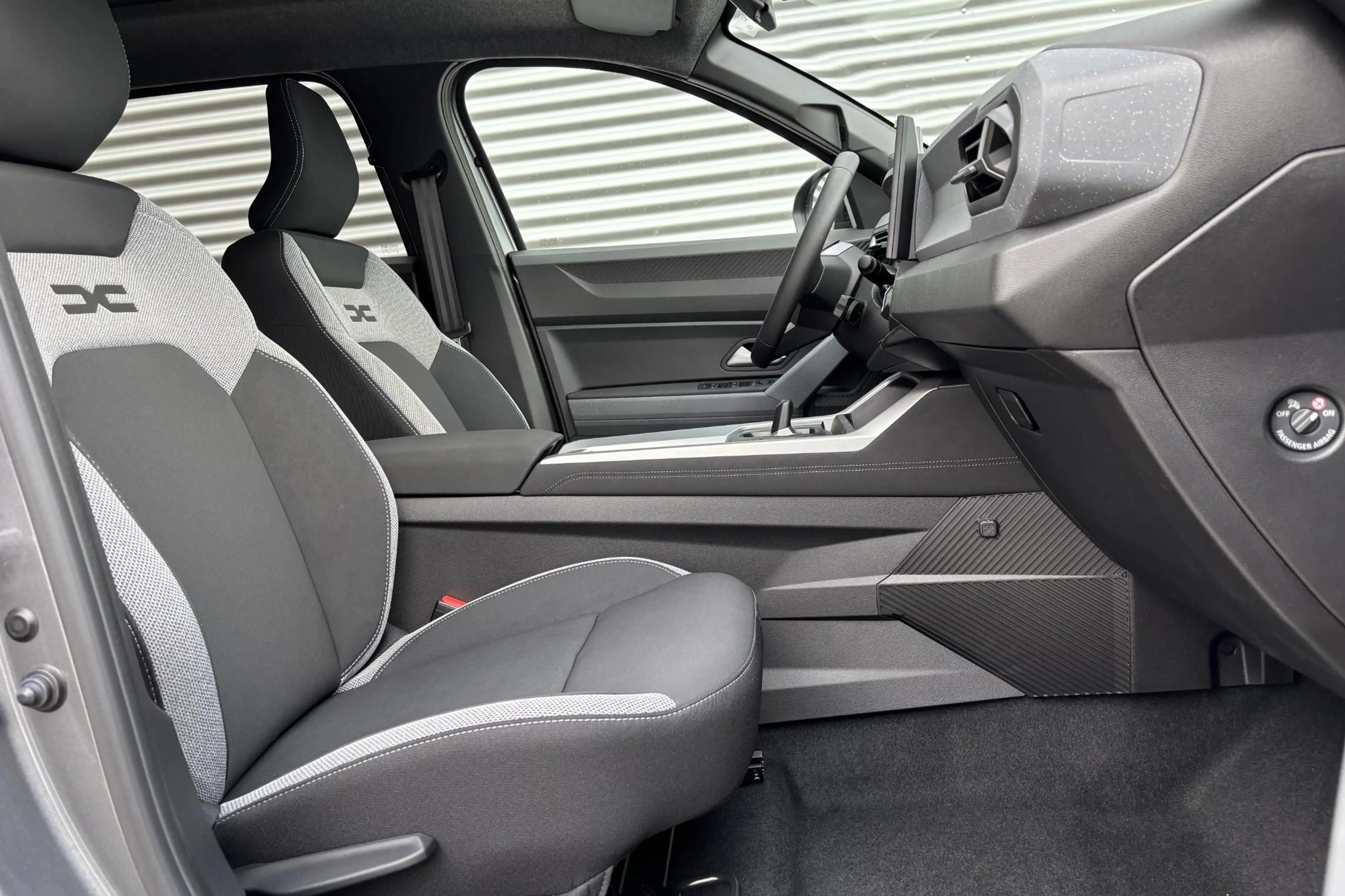 Dacia Bigster 1.8 Hybrid 155 Extreme | rondomzicht camera | voor — photo 9