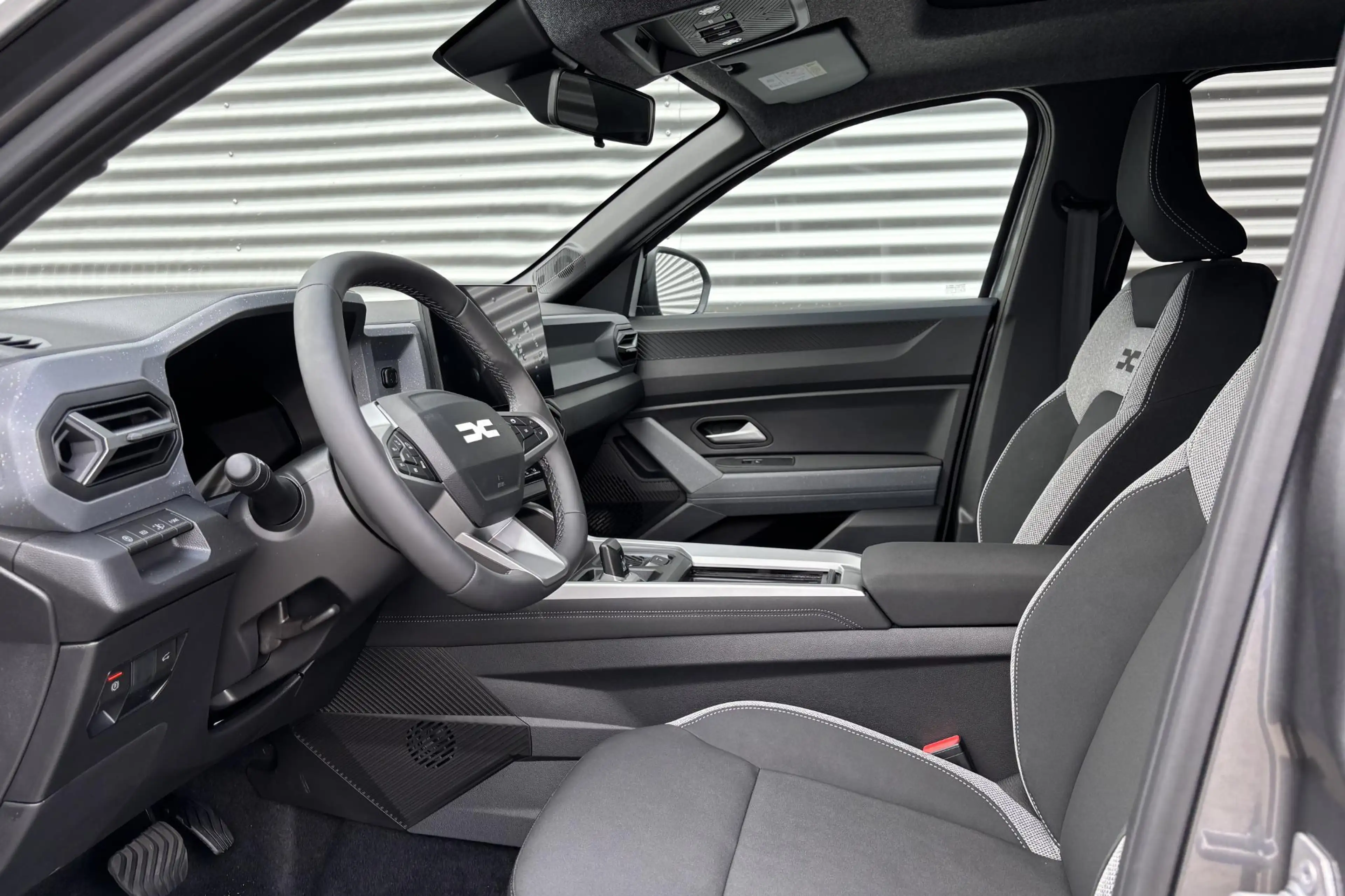 Dacia Bigster 1.8 Hybrid 155 Extreme | rondomzicht camera | voor — photo 15