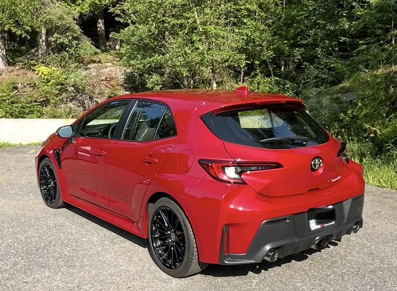Toyota GR Corolla снимка Toyota GR Corolla
