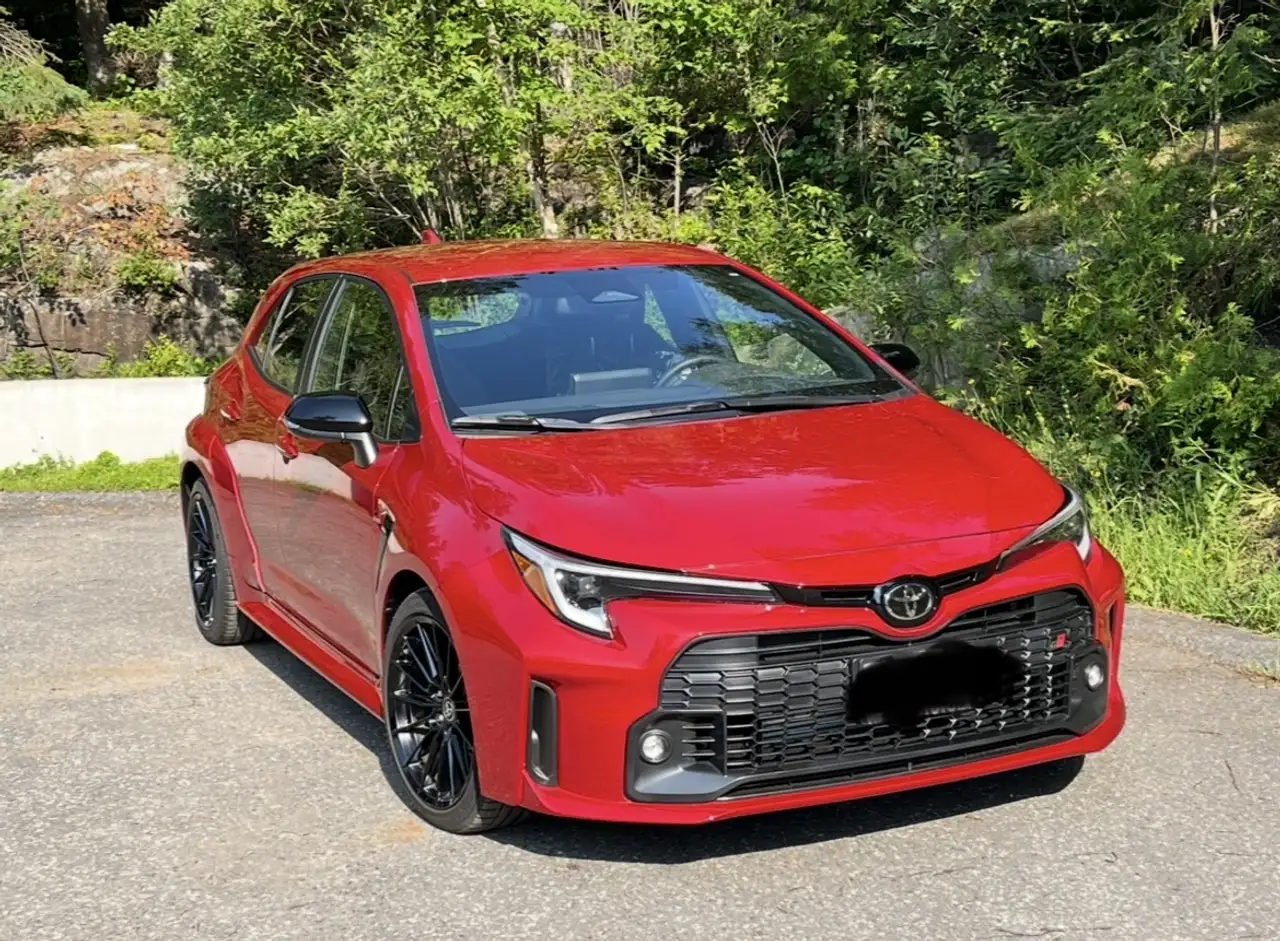 Toyota GR Corolla снимка Toyota GR Corolla