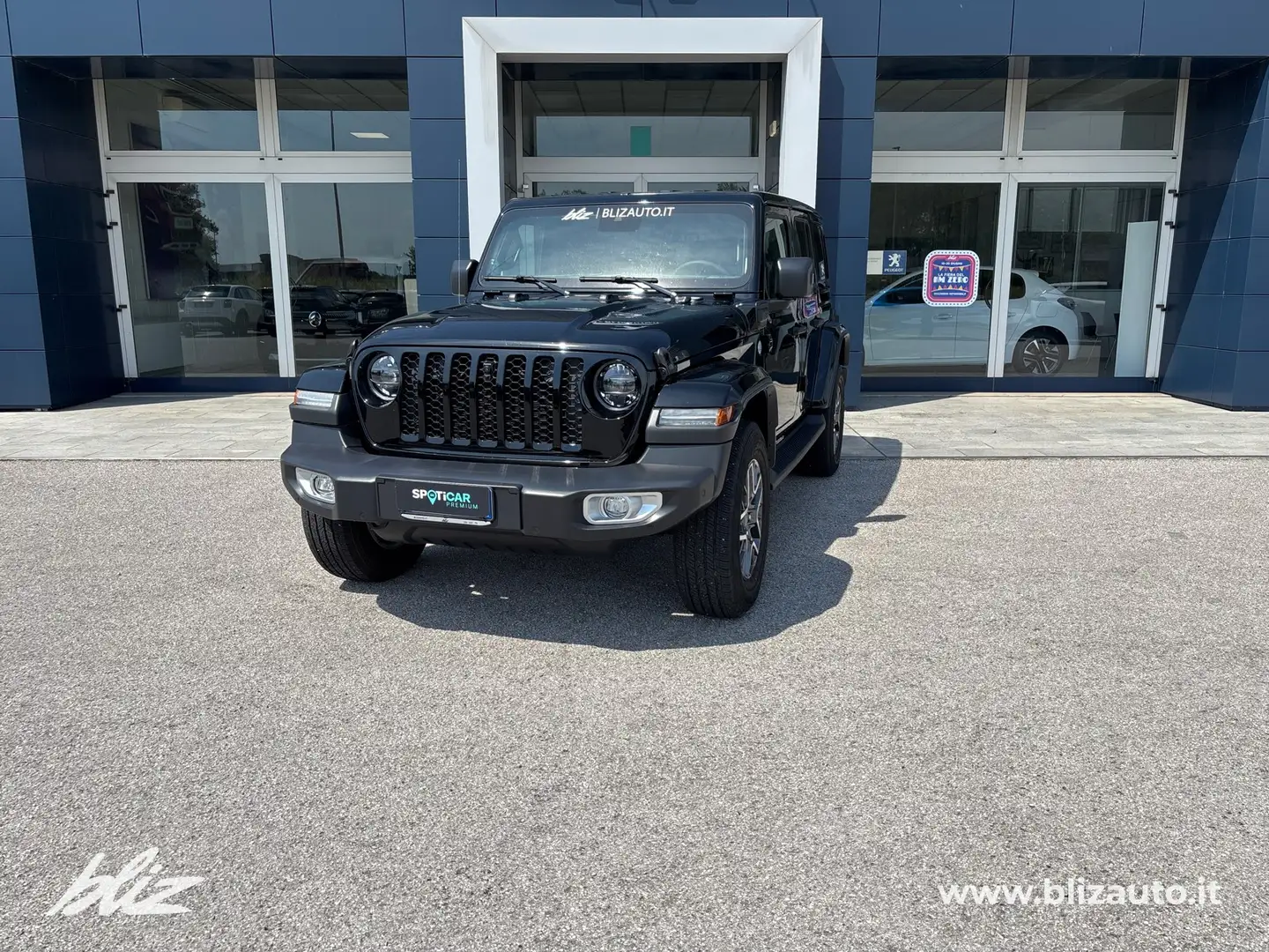 Jeep Wrangler Jeep  unlimited 2.0 atx phev sahara 4xe au Чёрный - 1