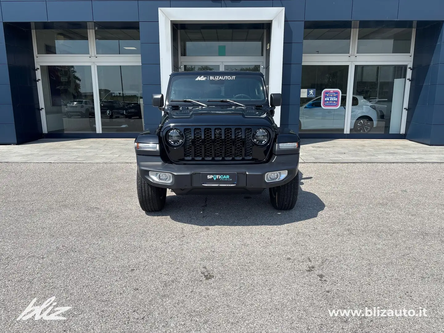 Jeep Wrangler Jeep  unlimited 2.0 atx phev sahara 4xe au Чёрный - 2