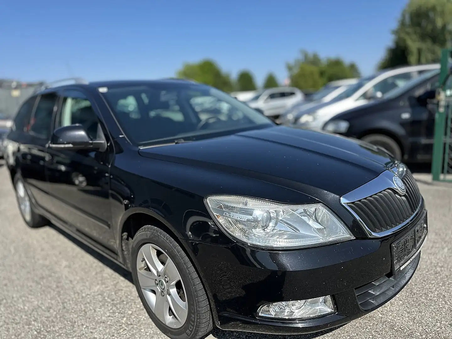 Skoda Octavia Combi 1,6 Elegance TDI CR DPF Schwarz - 2