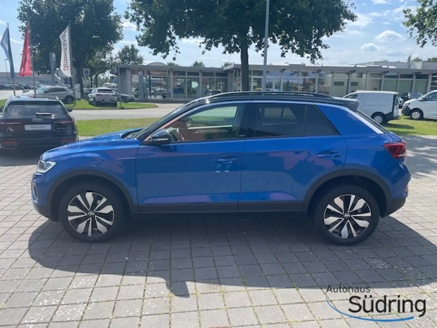 Volkswagen T-Roc 1,5 TSI Move AHK Navi LED ACC AppConnect Blau - 2