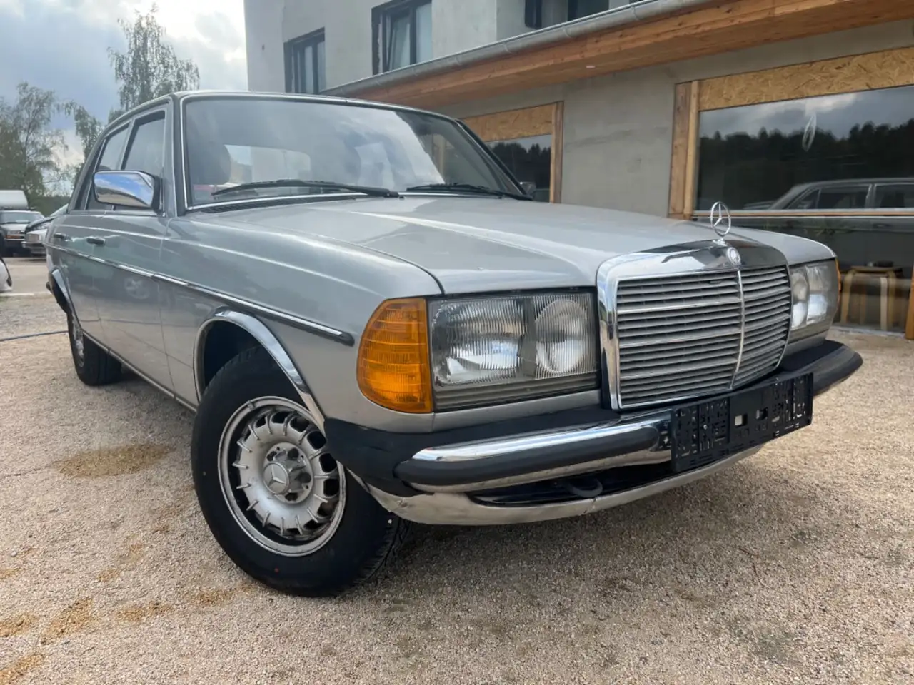 Mercedes-Benz 200 Limousine 123 Automatik 3 Hand TÜV 10/2024, foto 10