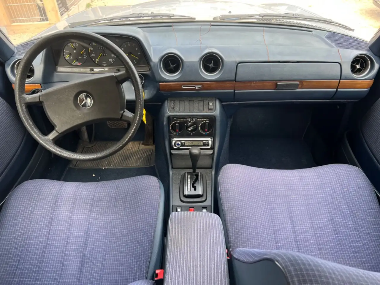 Mercedes-Benz 200 Limousine 123 Automatik 3 Hand TÜV 10/2024, foto 5