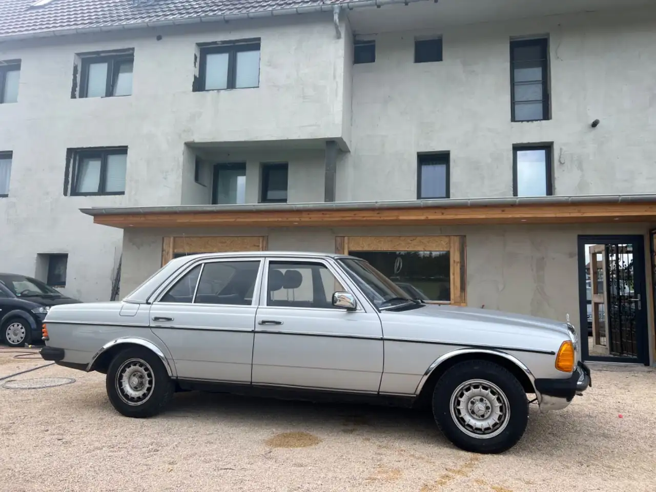 Mercedes-Benz 200 Limousine 123 Automatik 3 Hand TÜV 10/2024, foto 11