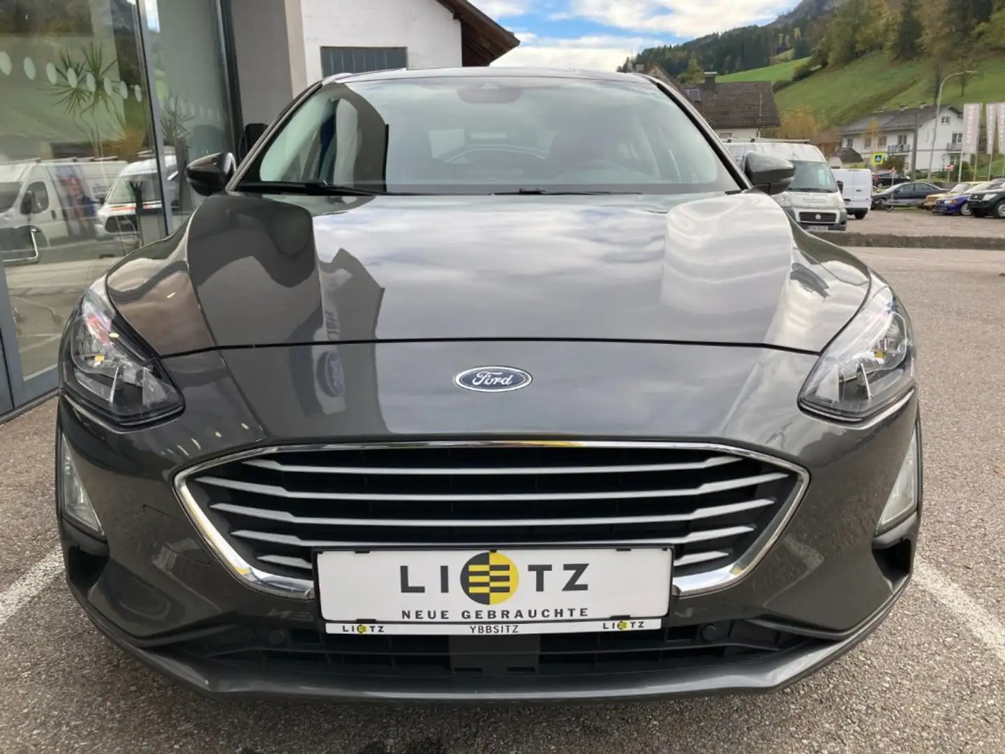 Ford Focus Cool & Connect 1,0EcoBoost Grau - 2