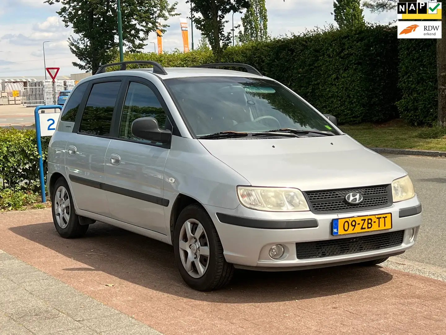 Hyundai Matrix 1.6i Active *HOGE INSTAP| RUIME AUTO Gris - 1