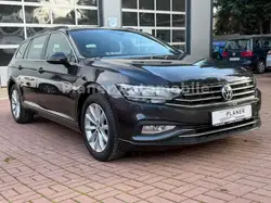 Volkswagen Passat Variant 1.Hand Leder LED Navi Service neu