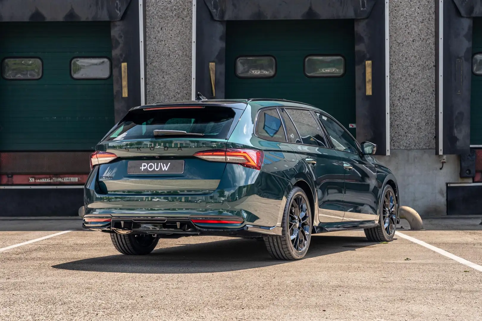Skoda Octavia Combi 1.5 TSI 150pk DSG MHEV Sportline Business | Groen - 2