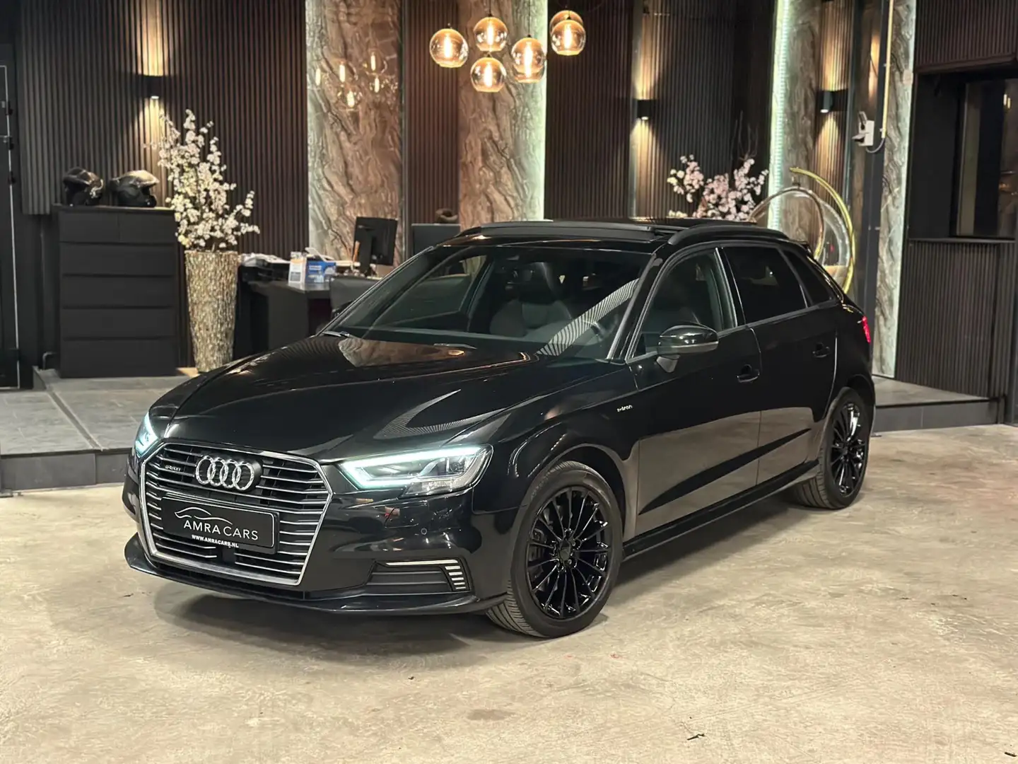 Audi A3 Sportback 1.4 e-tron 3X S-Line|PANO|KEYLESS|BOMVOL Zwart - 1
