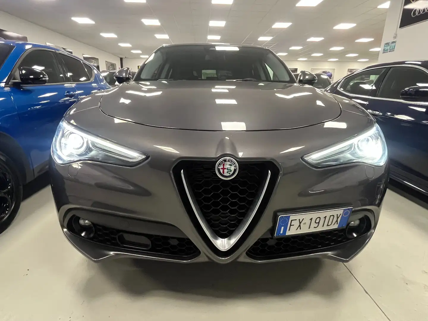 Alfa Romeo Stelvio Stelvio 2.2 t Q4 210cv auto my19 cerchi 20 Gris - 2
