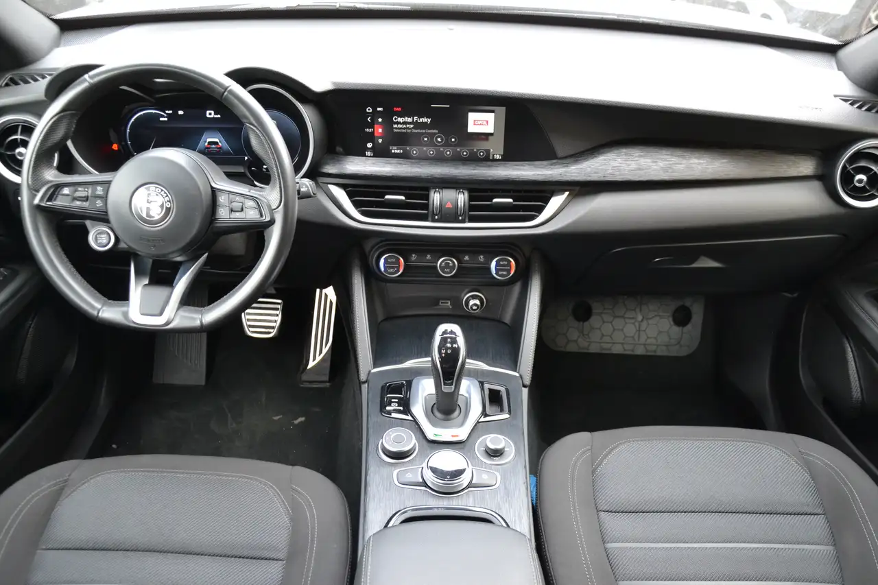 Alfa Romeo Stelvio 2023 — фото 7