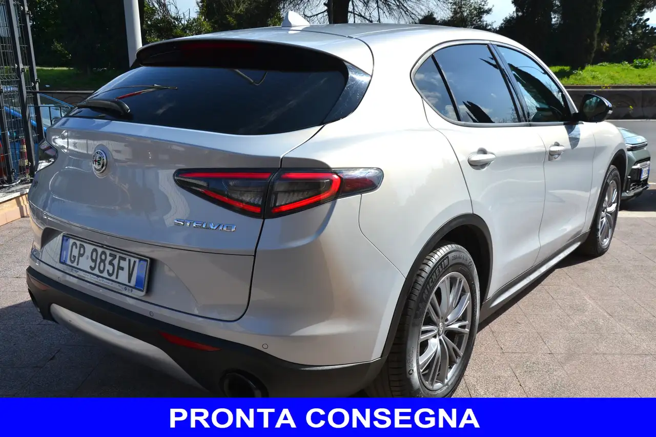 Alfa Romeo Stelvio 2023