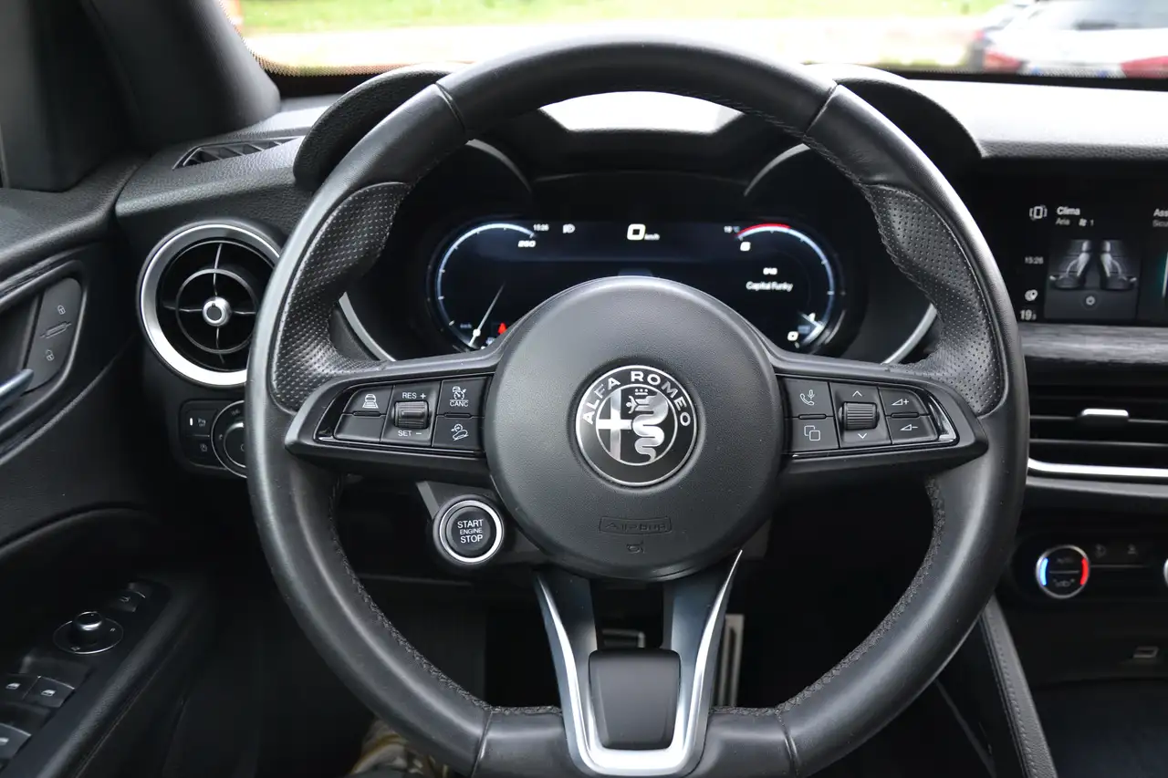 Alfa Romeo Stelvio 2023 — фото 14