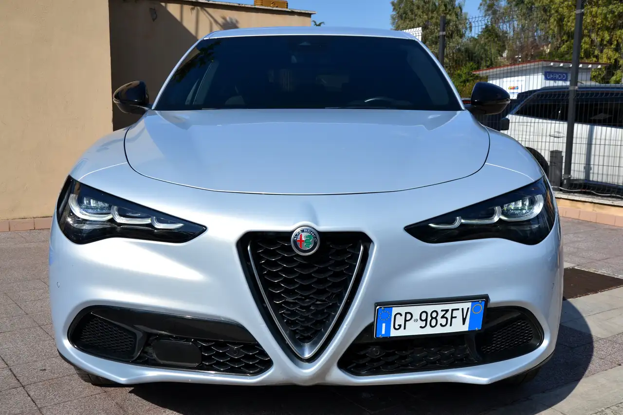 Alfa Romeo Stelvio 2023 — фото 19