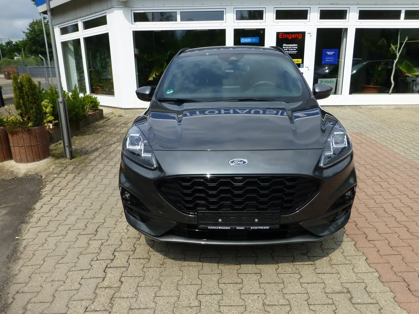 Ford Kuga Plug-In Hybrid ST-Line X Grau - 2