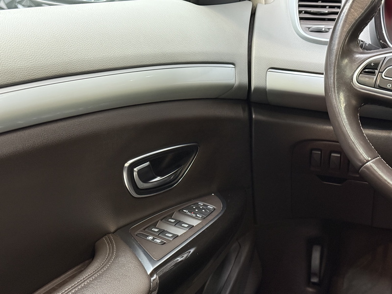 Renault Espace Espace 1.6 dCi Energy Initiale - 7 Places — photo 15