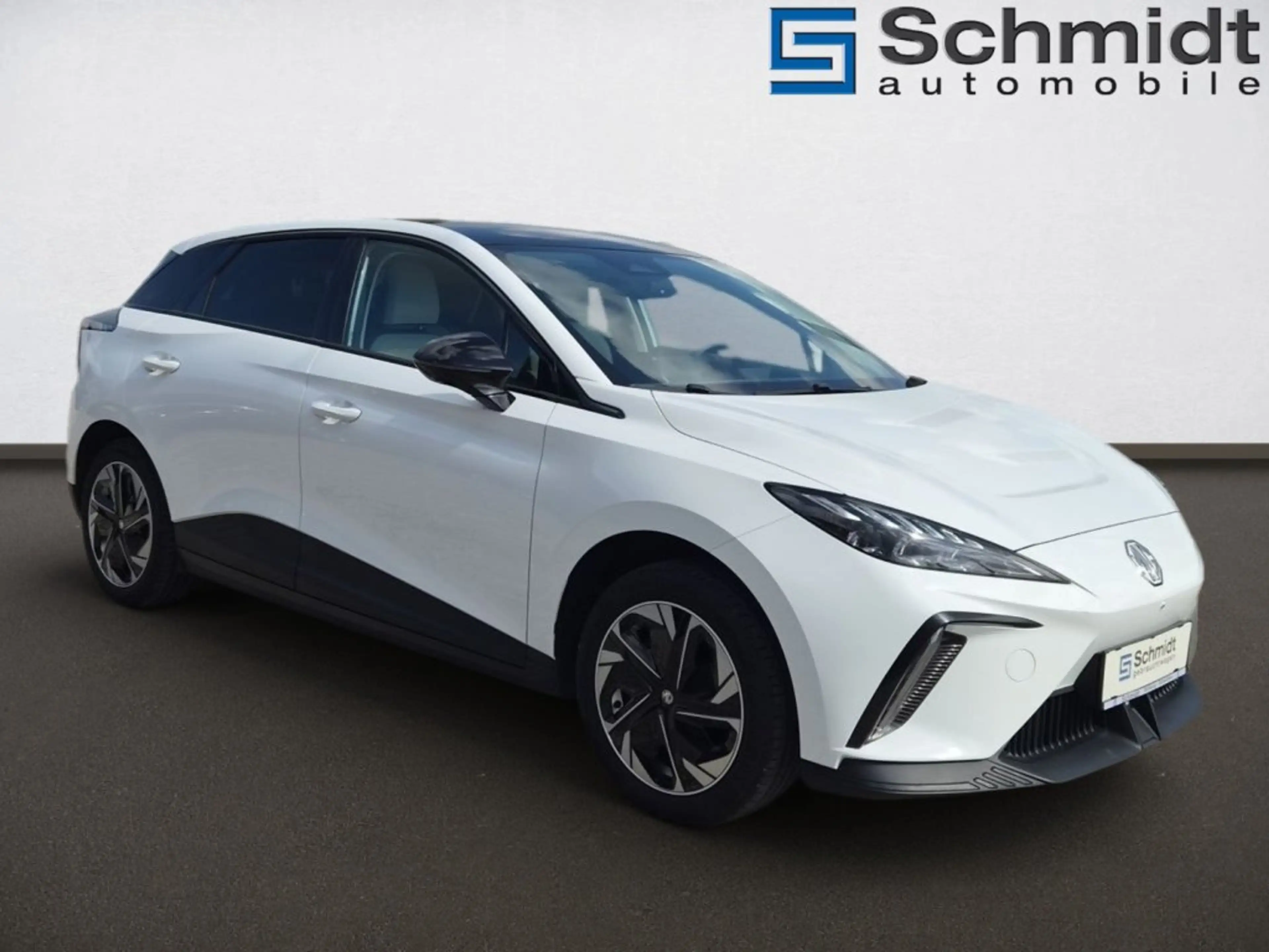 MG MG4 EV 64 kWh Luxury — photo 5
