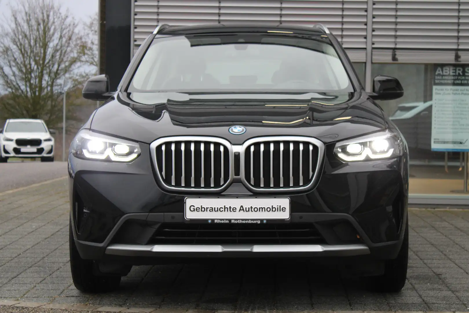 BMW X3 xDrive30e Navi LED Sportsitze AHK Kamera SH Schwarz - 2
