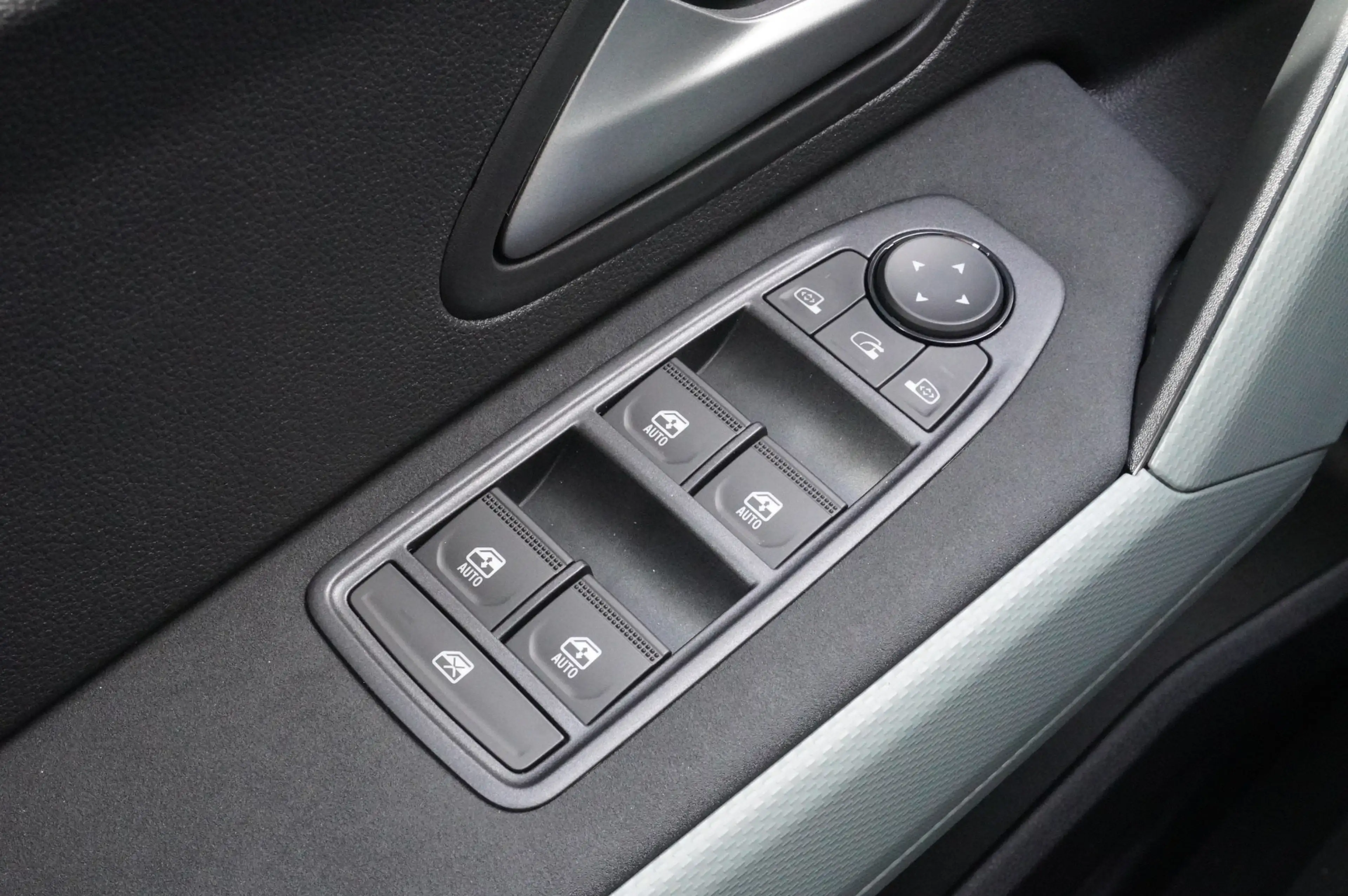 Dacia Duster Extreme Eco-G 120 — photo 14