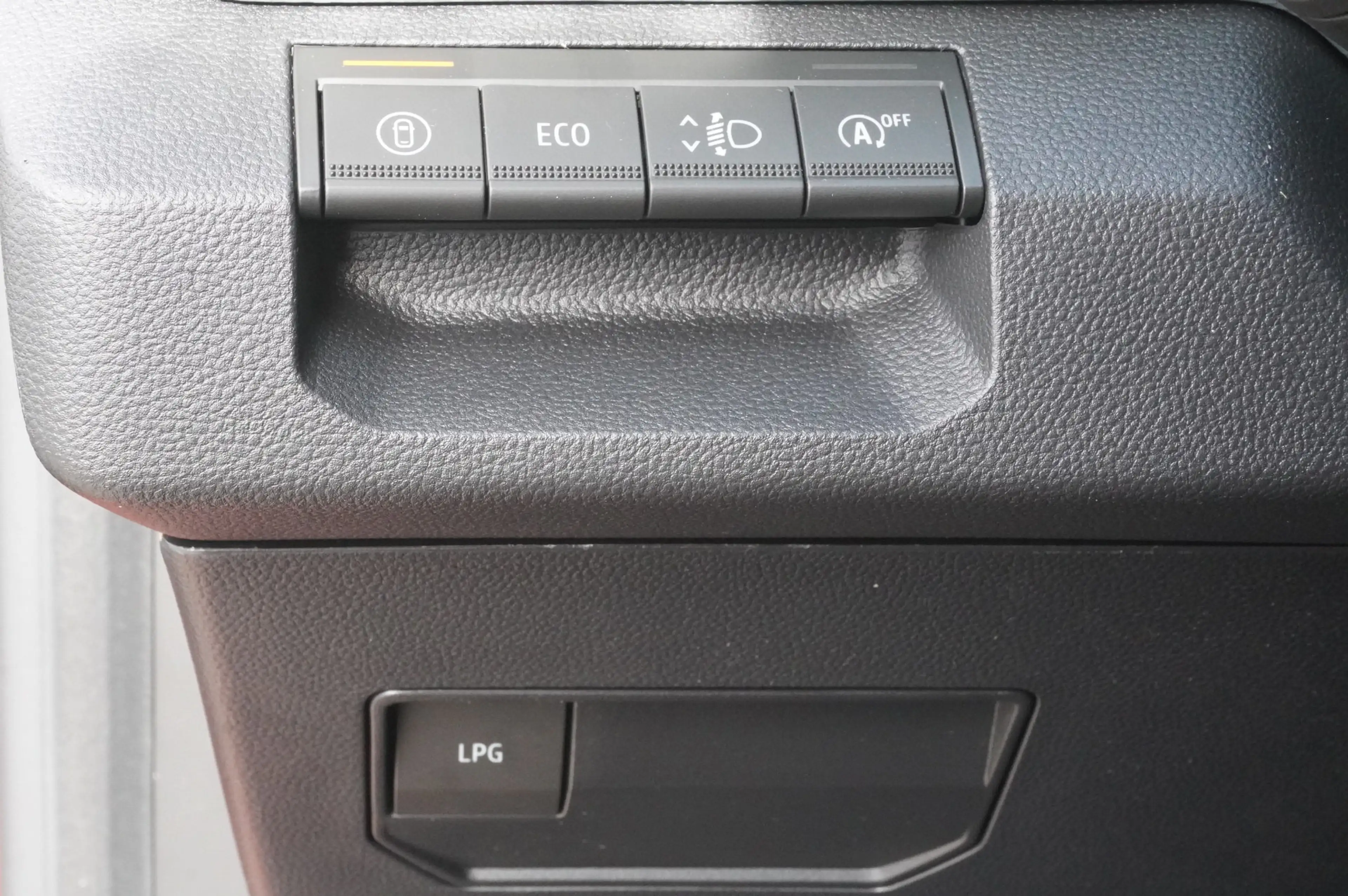 Dacia Duster Extreme Eco-G 120 — photo 13