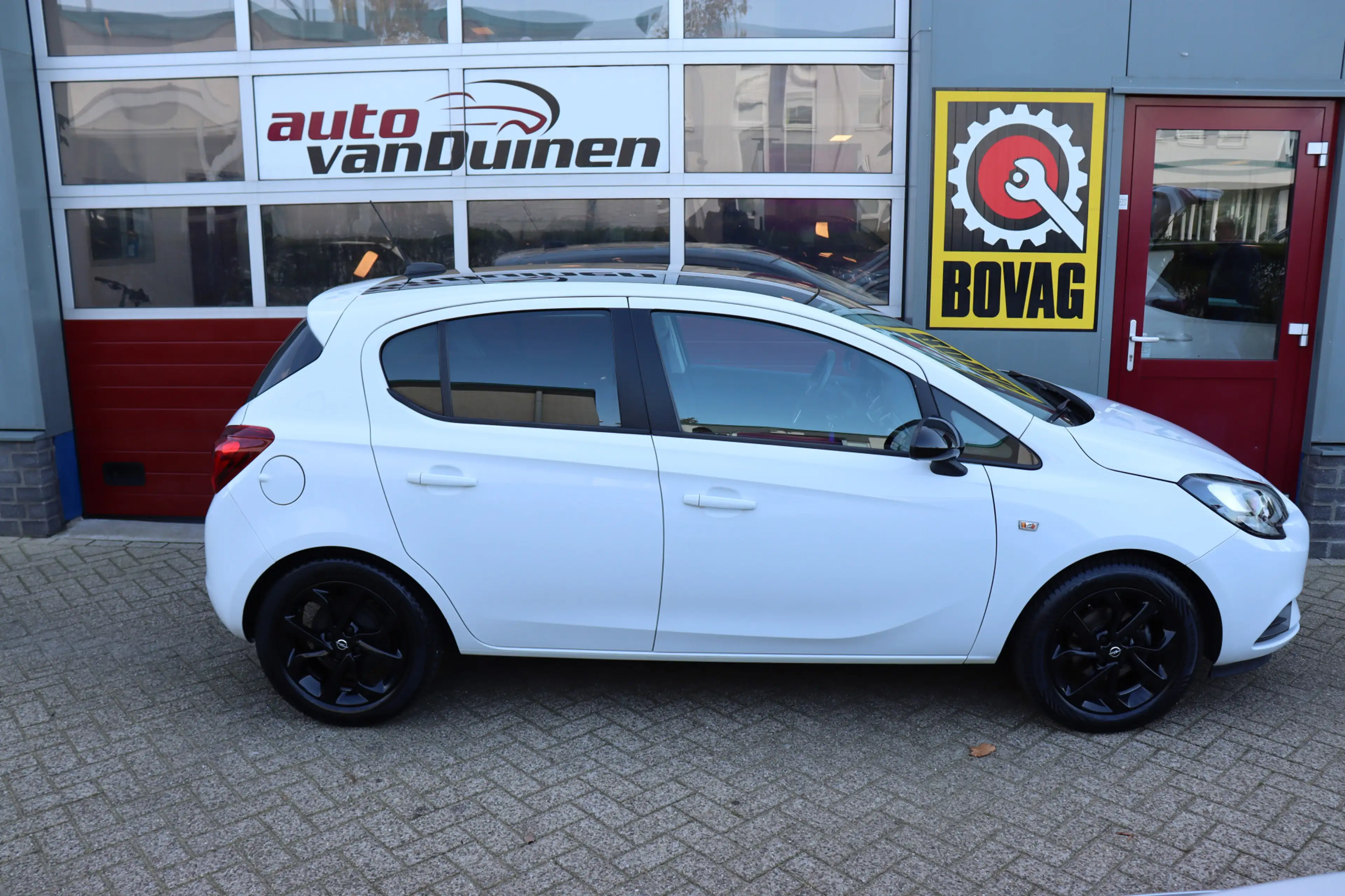Opel Corsa 1.4 Black Edition O.a: PDC, Trekhaak, DAB, Carplay — photo 2