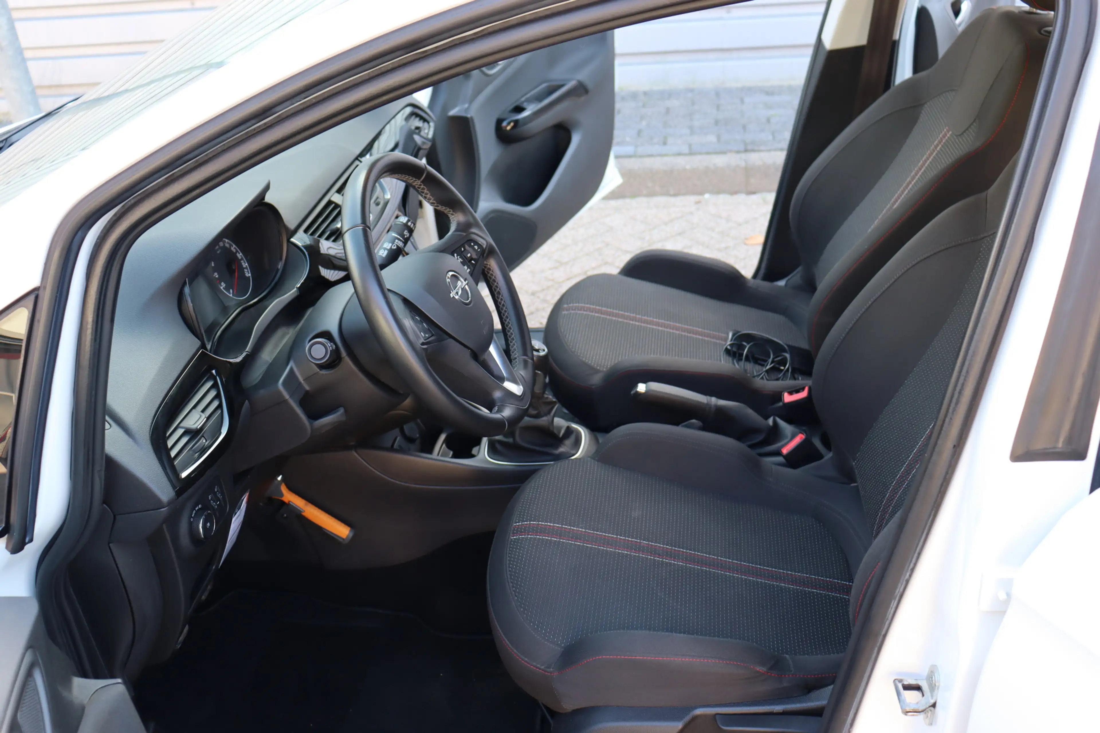 Opel Corsa 1.4 Black Edition O.a: PDC, Trekhaak, DAB, Carplay — photo 8