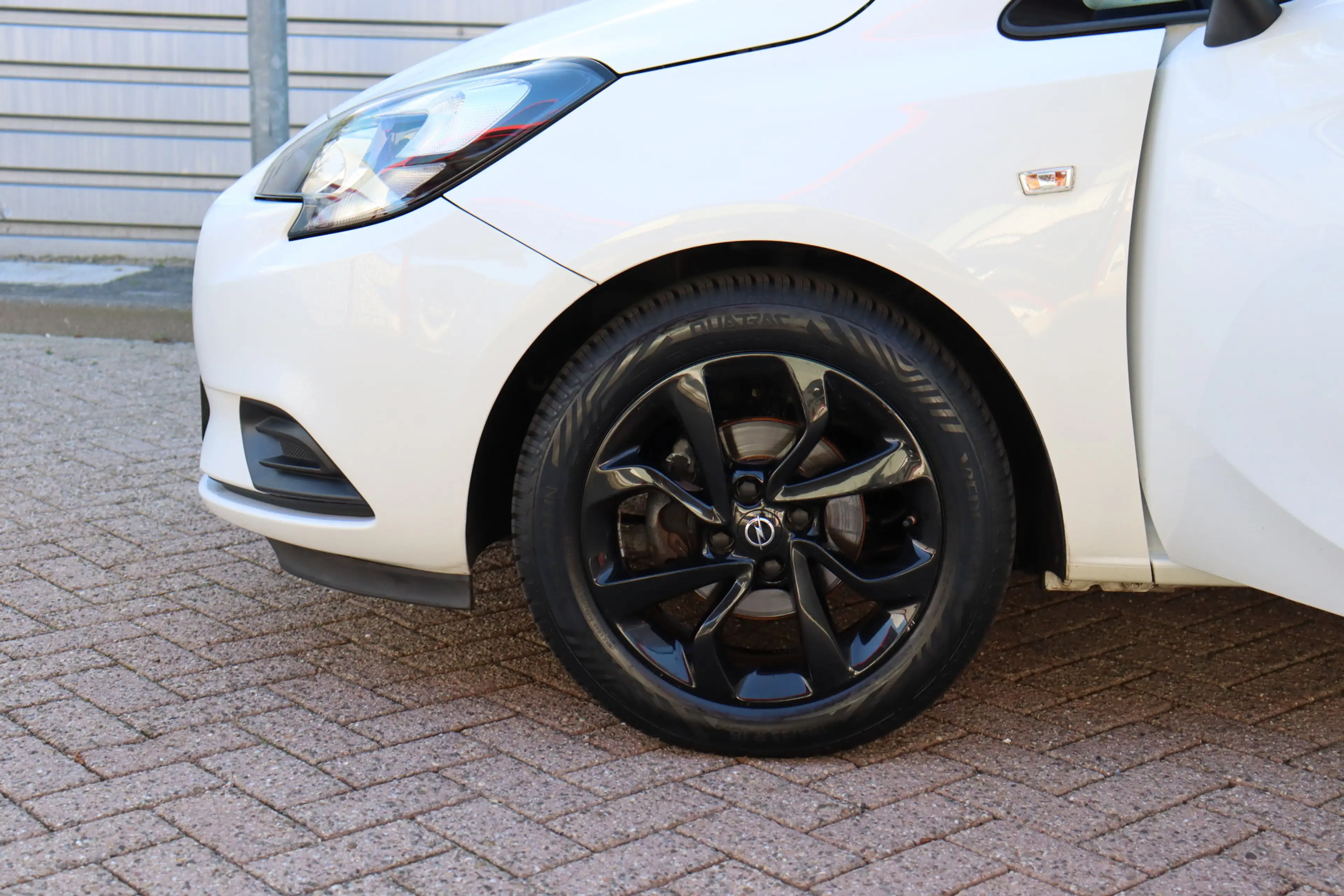 Opel Corsa 1.4 Black Edition O.a: PDC, Trekhaak, DAB, Carplay — photo 22