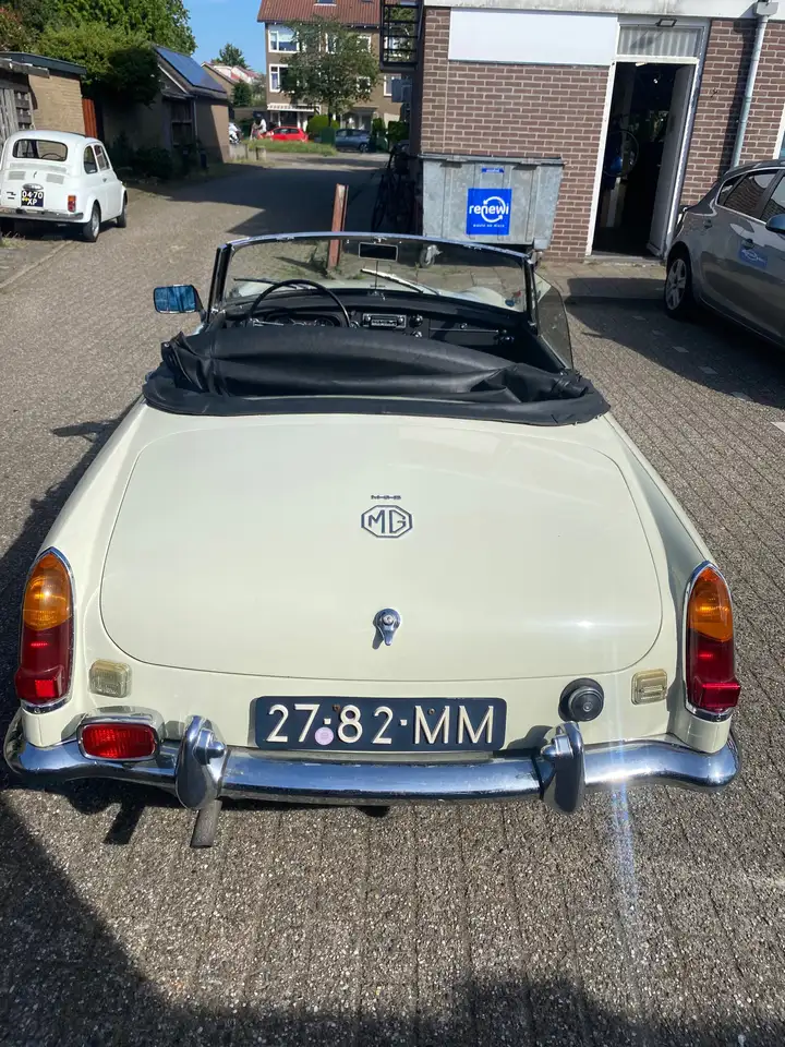 MGB 1.8 Roadster plus hartop, foto 1