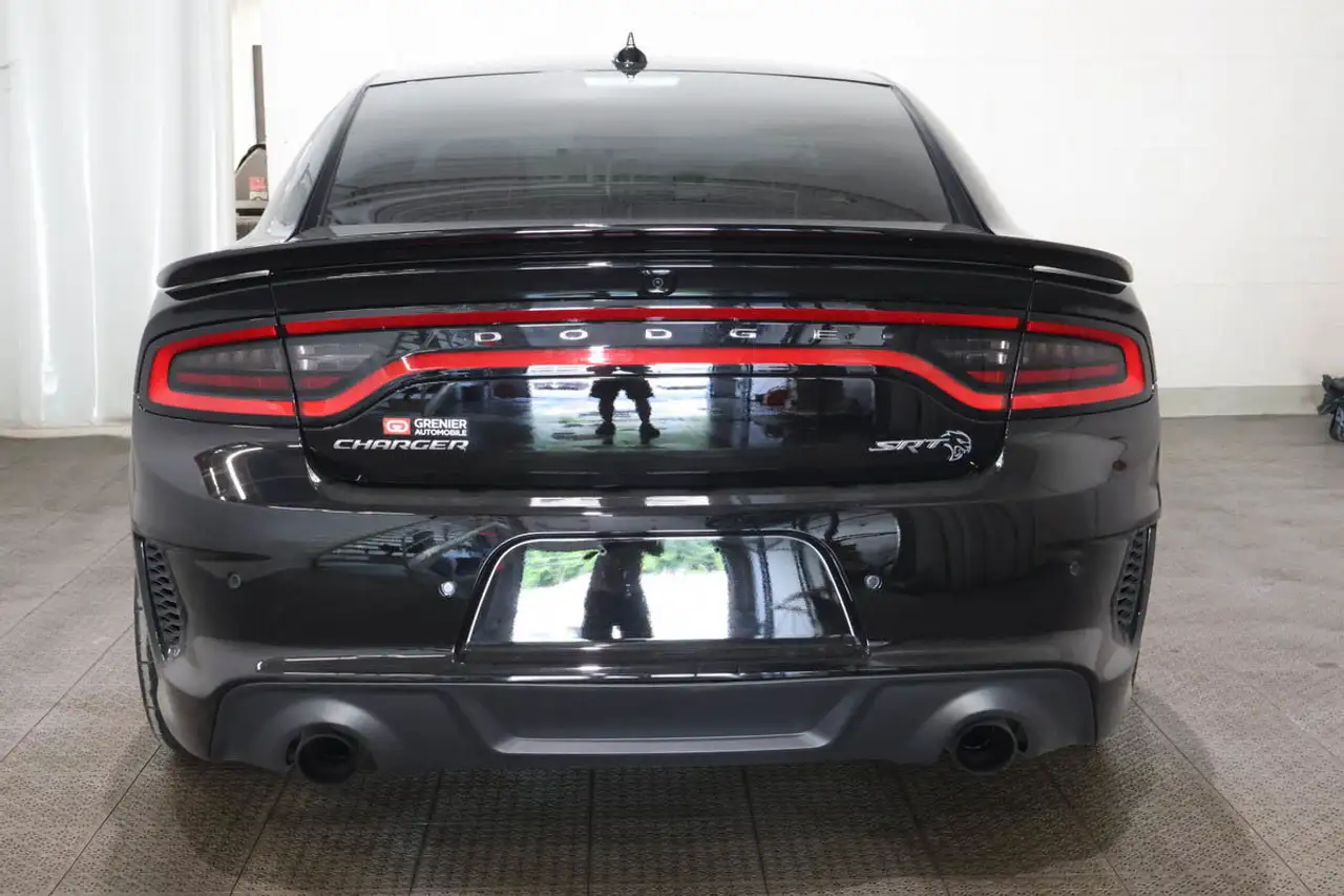 Dodge Charger 2023 — фото 10