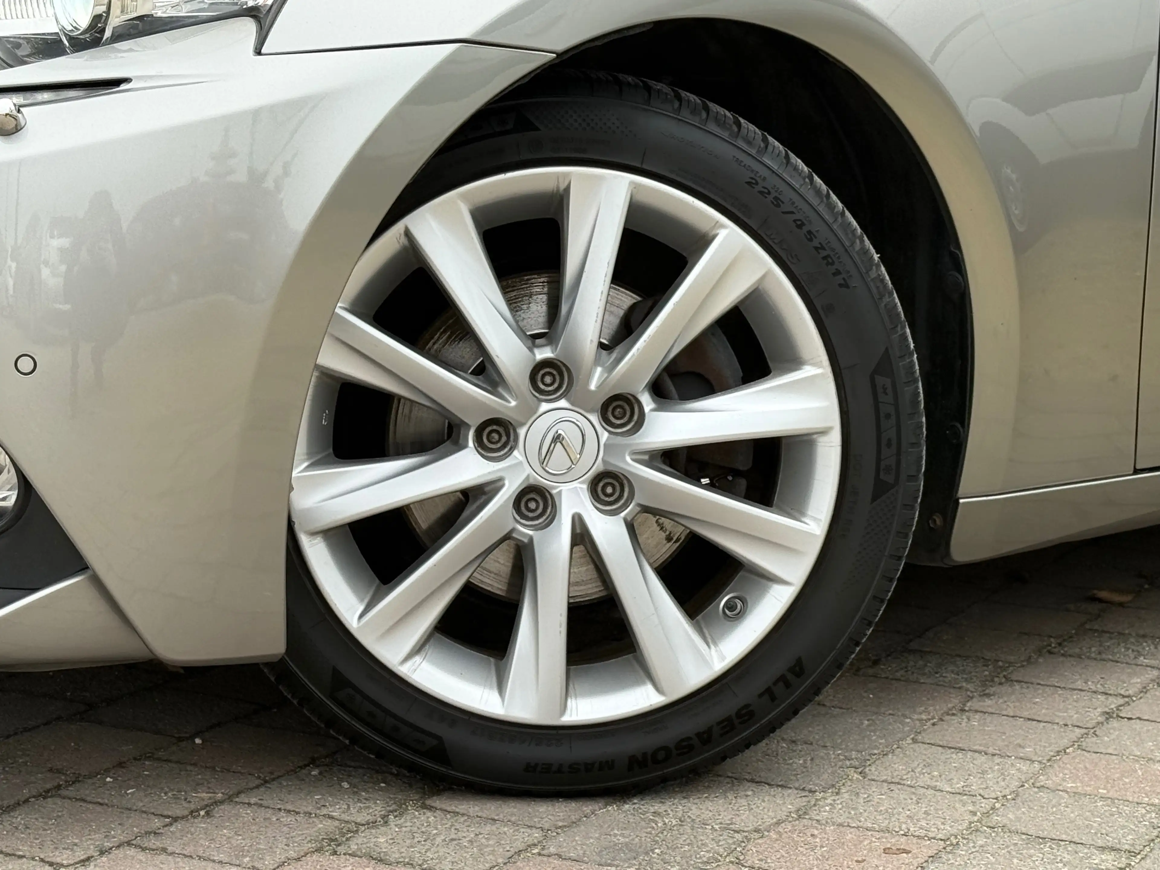 Lexus IS 300 HYBRID 2.5I 181PK |✅NAVI | XENON | KEY LESS START | LED | — photo 4
