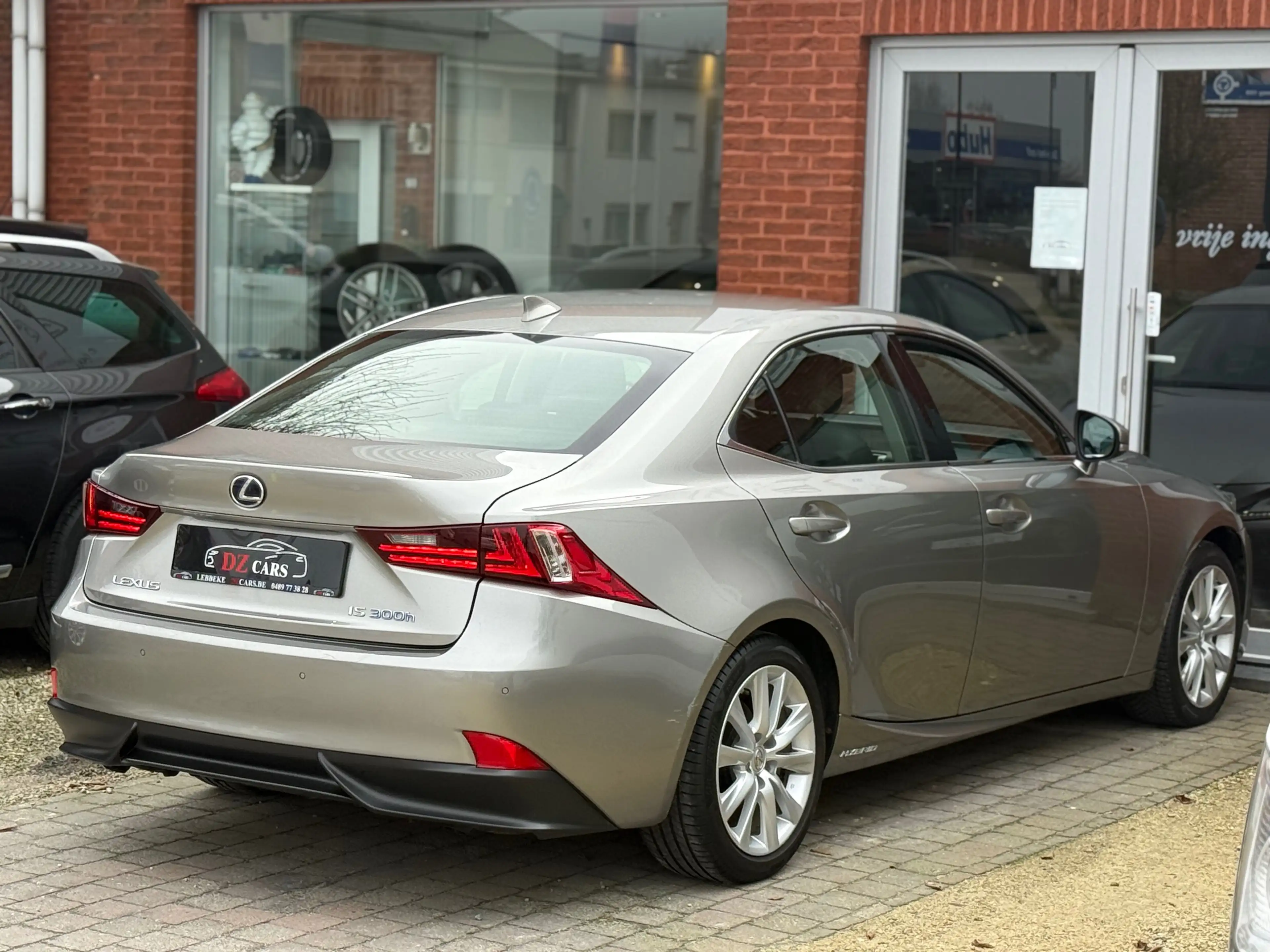 Lexus IS 300 HYBRID 2.5I 181PK |✅NAVI | XENON | KEY LESS START | LED | — photo 9