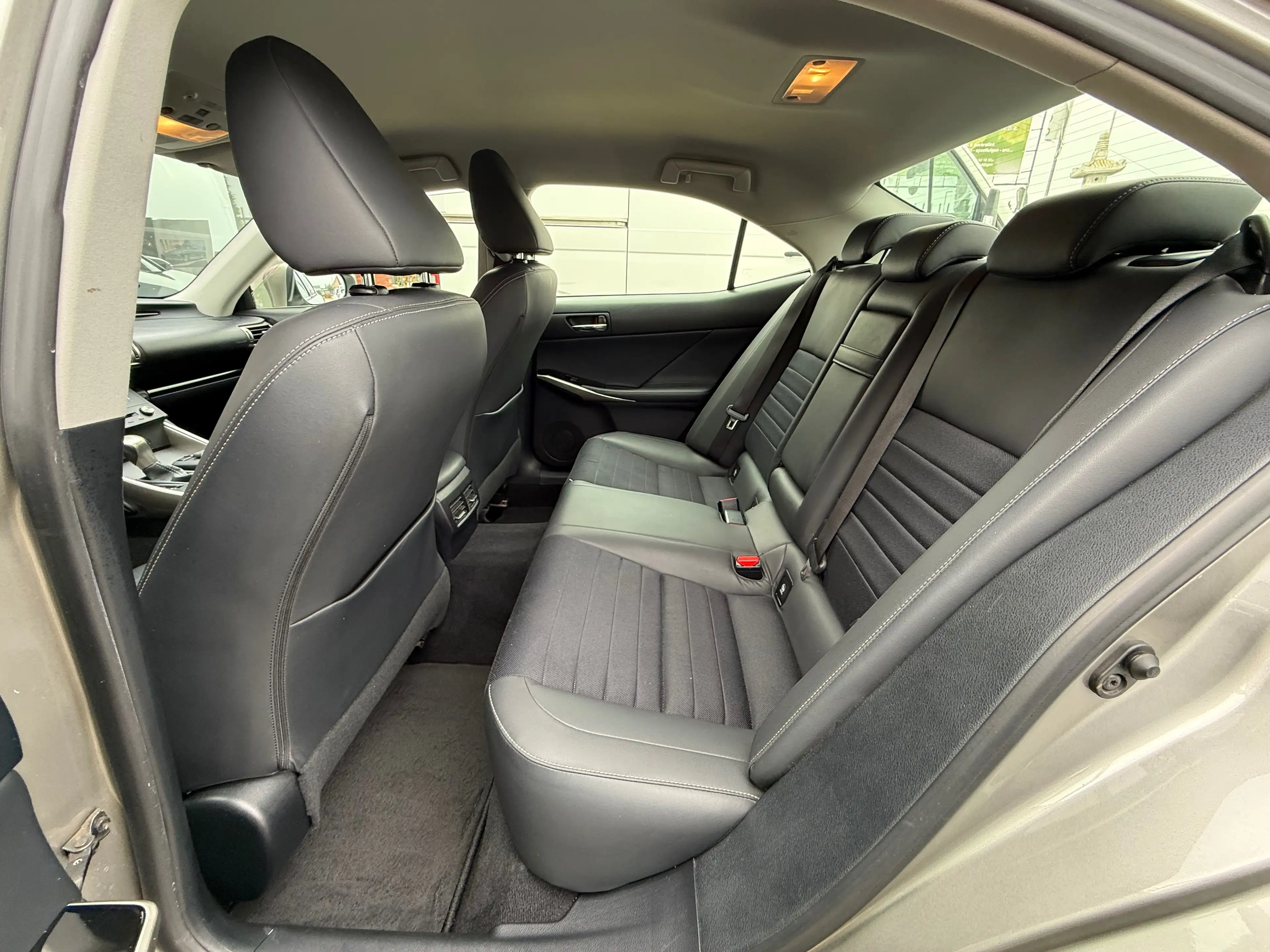 Lexus IS 300 HYBRID 2.5I 181PK |✅NAVI | XENON | KEY LESS START | LED | — photo 14