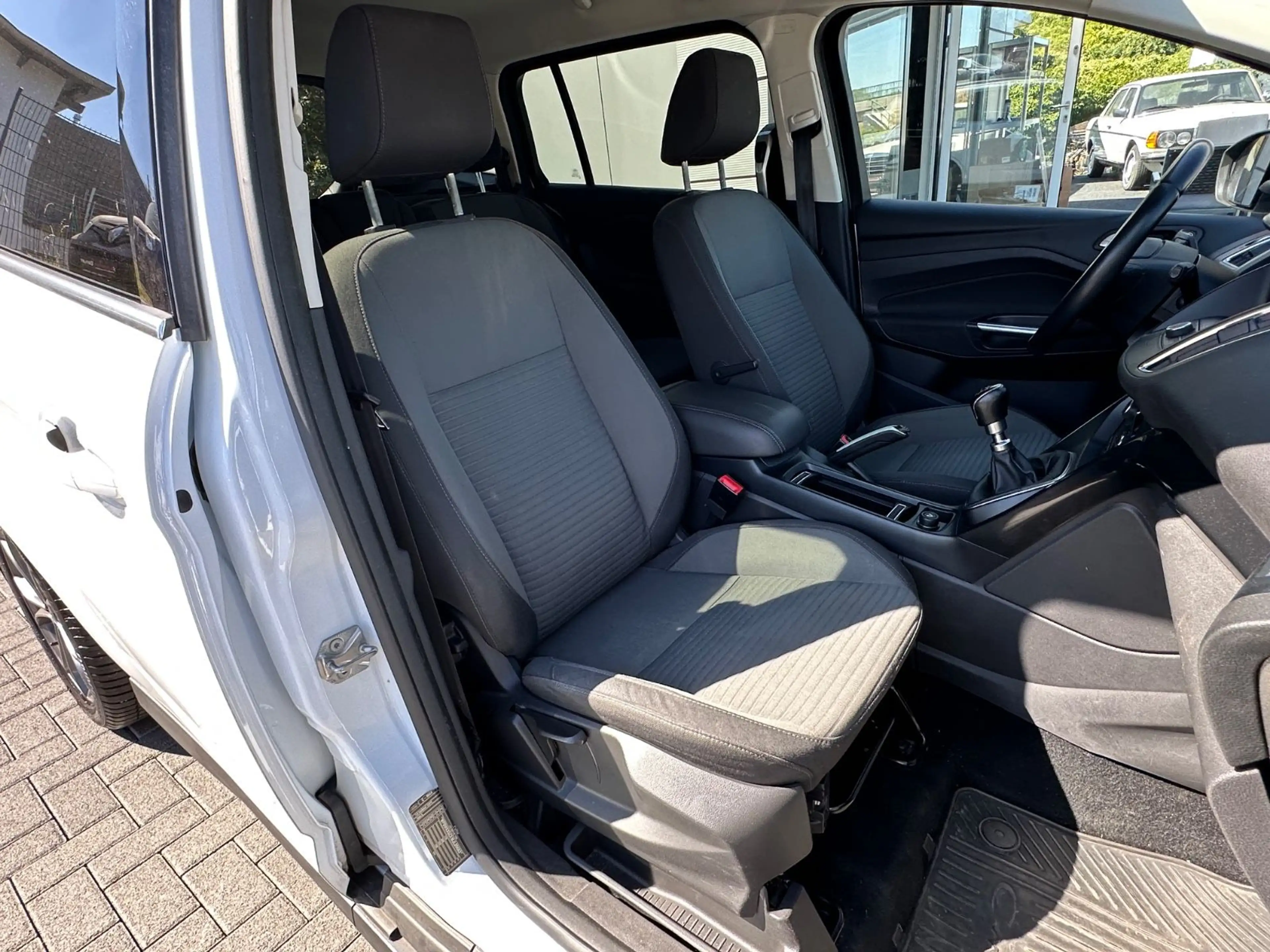 Ford Grand C-Max Titanium 7-Sitzer*Klima*Navi*Temp*Ph — photo 30